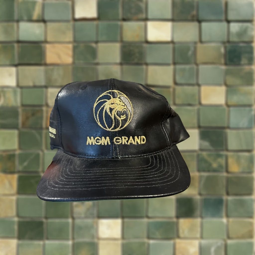 Vintage Vintage MGM Grand Las Vegas Leather SnapBack Hat Casino Hotel Gold Embroid 1992 Size ONE SIZE - 1 Thumbnail