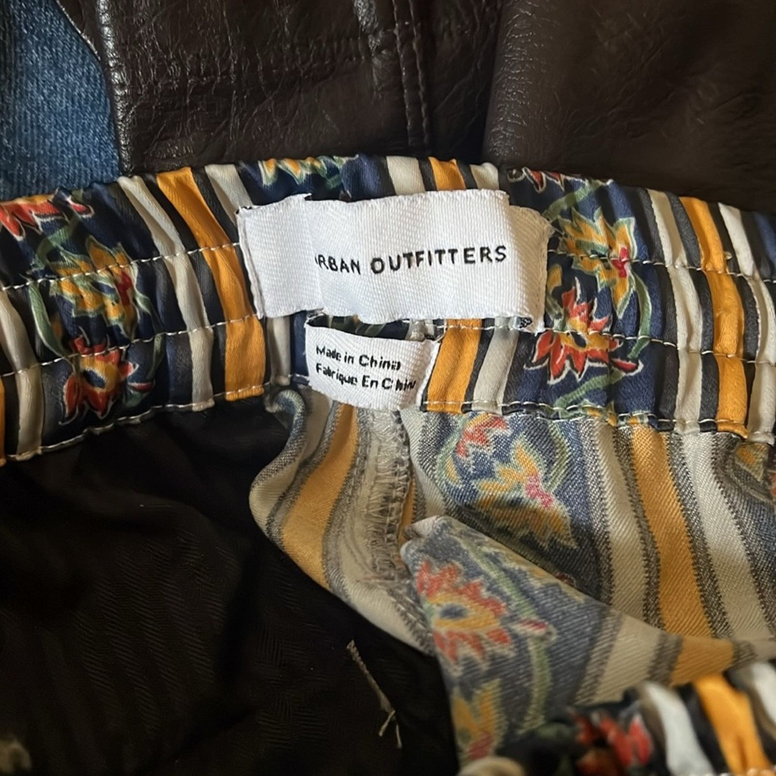 Urban Outfitters URBAN OUTFITTERS floral satin eclectic drawstring joggers S Size 27" / US 4 / IT 40 - 5 Thumbnail