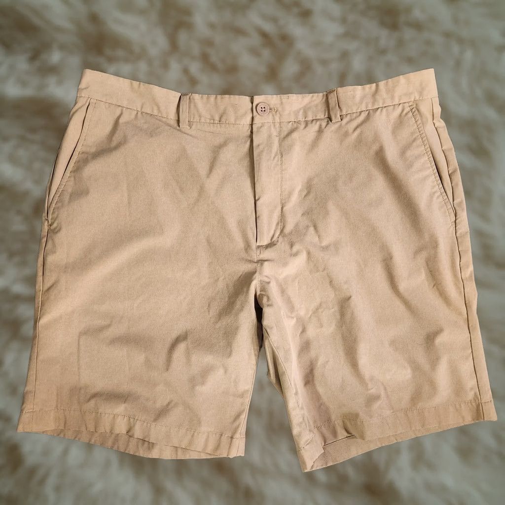 Vineyard Vines Vineyard Vines Performance Shorts Mens 40 9" Tan Stretch Lightweight Golf Chino Pocket Pockets Moisture Wicking Regular Vintage: No Size US 40 / EU 56 - 1 Thumbnail