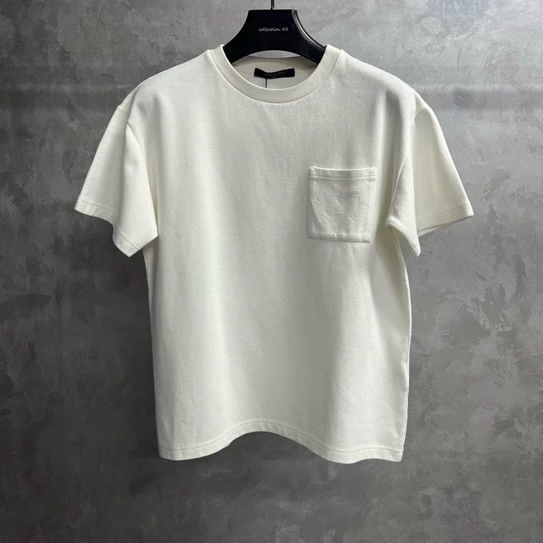 Louis Vuitton Louis Vuitton White Solid Pocket Round Neck Short Sleeve 25 Size US S / EU 44-46 / 1 - 1 Thumbnail