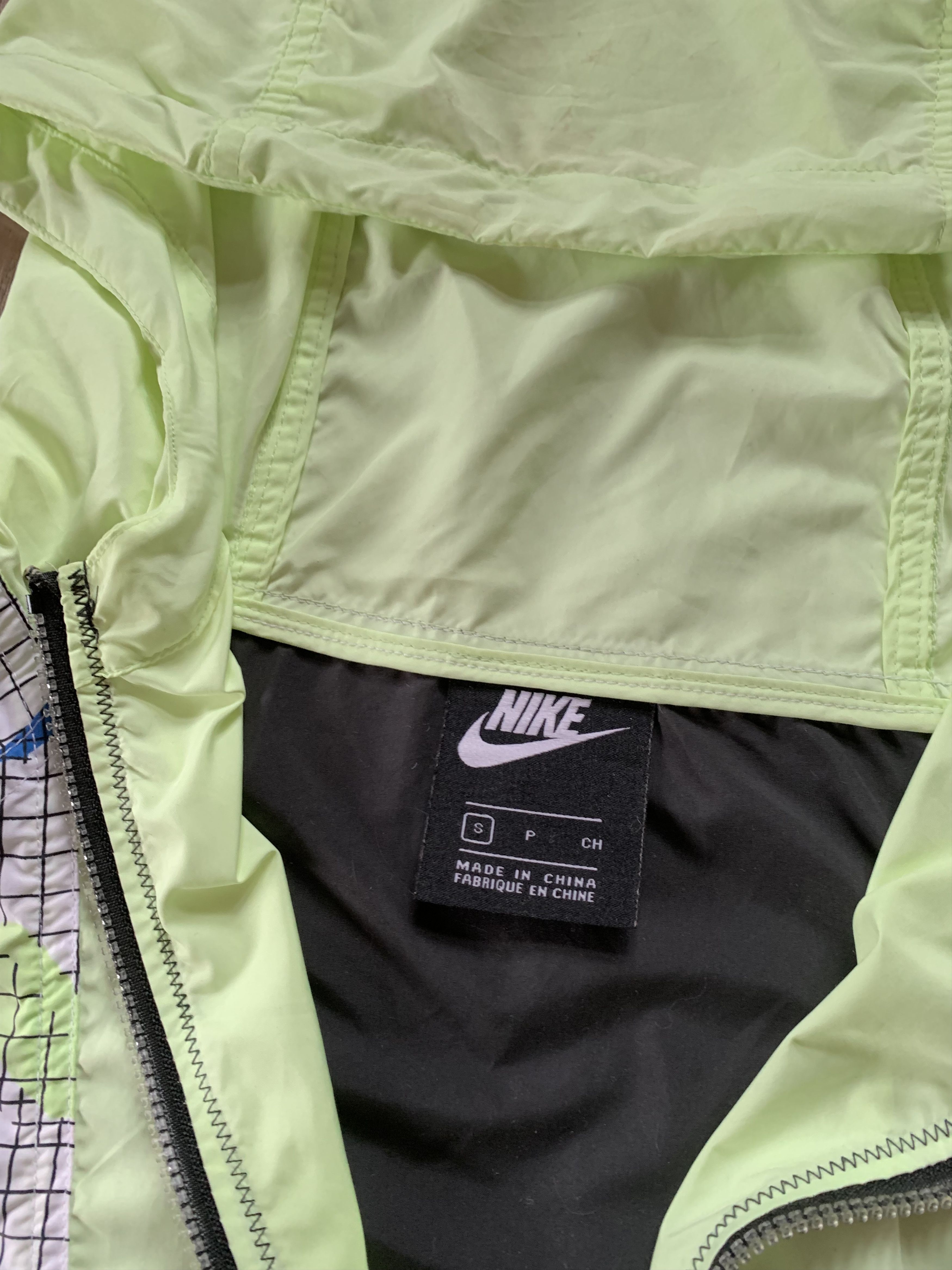 Nike Rare Nike Windbreaker Tetris Printed Hood Jacket 2018 Size US S / EU 44-46 / 1 - 7 Thumbnail