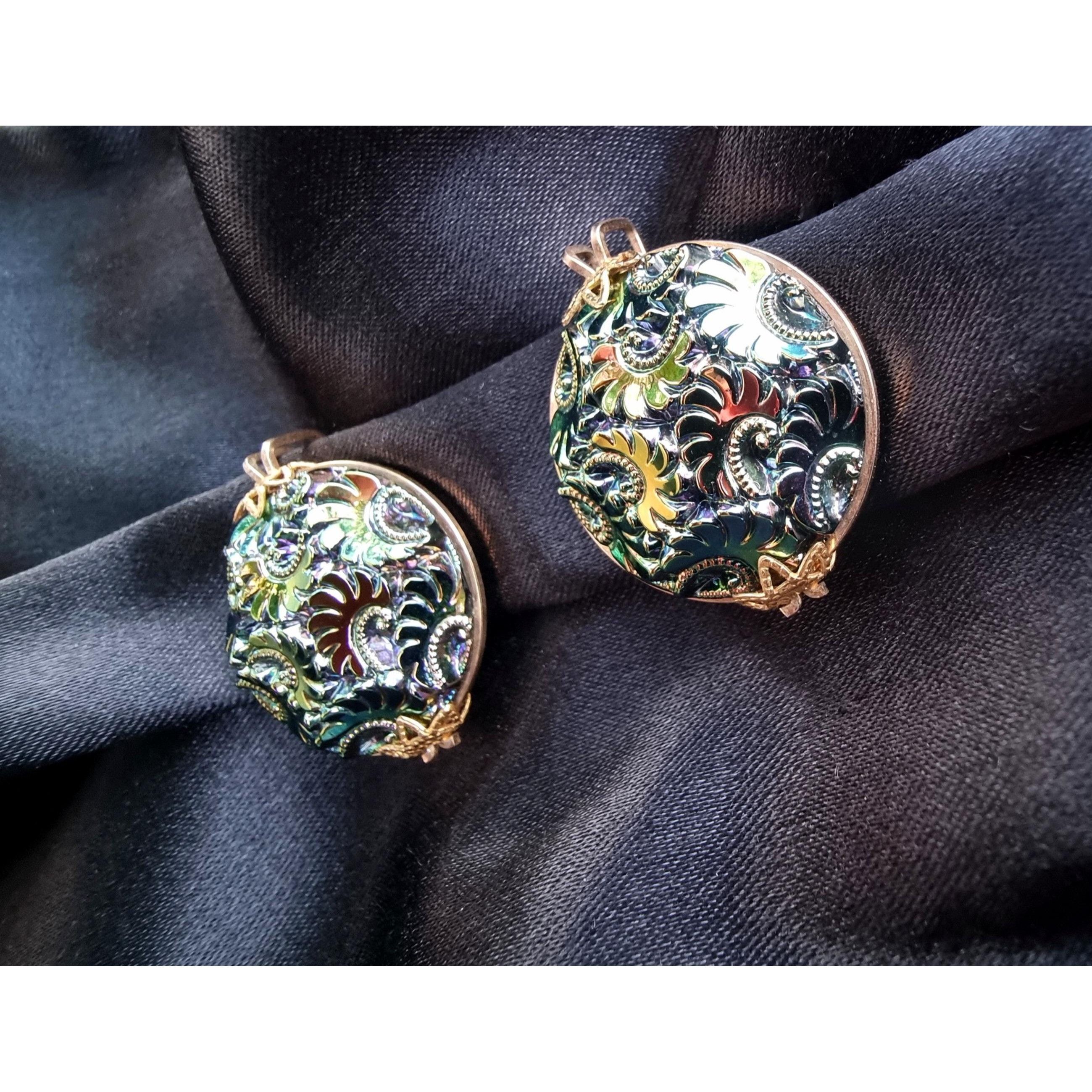Other Vintage Northern Lights Carnival Glass Clip On Earrings Size ONE SIZE - 2 Thumbnail