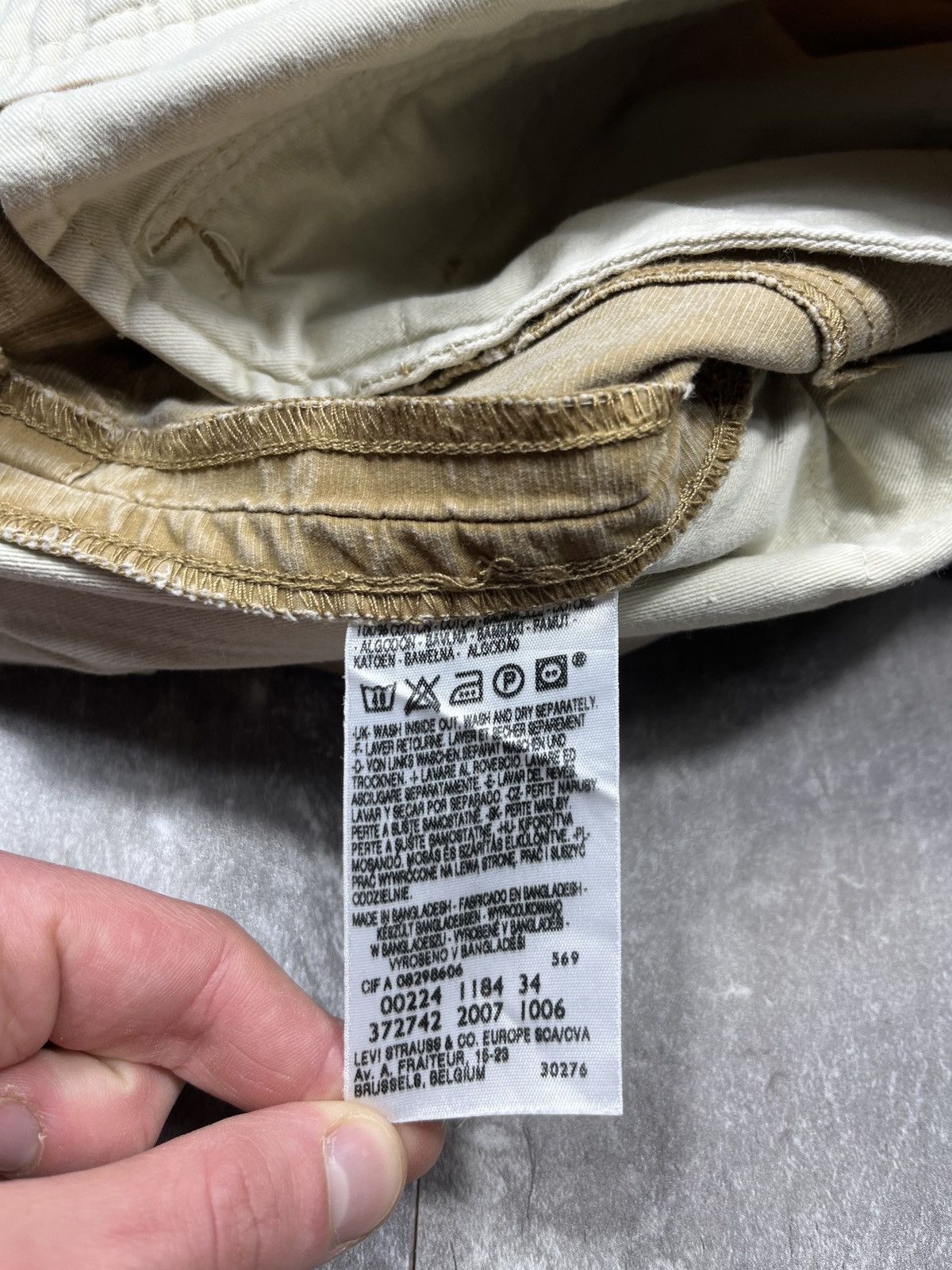 Levi's Levi’s Vintage Rare Beige Cargo Shorts Size 34 Size US 34 / EU 50 - 24 Thumbnail