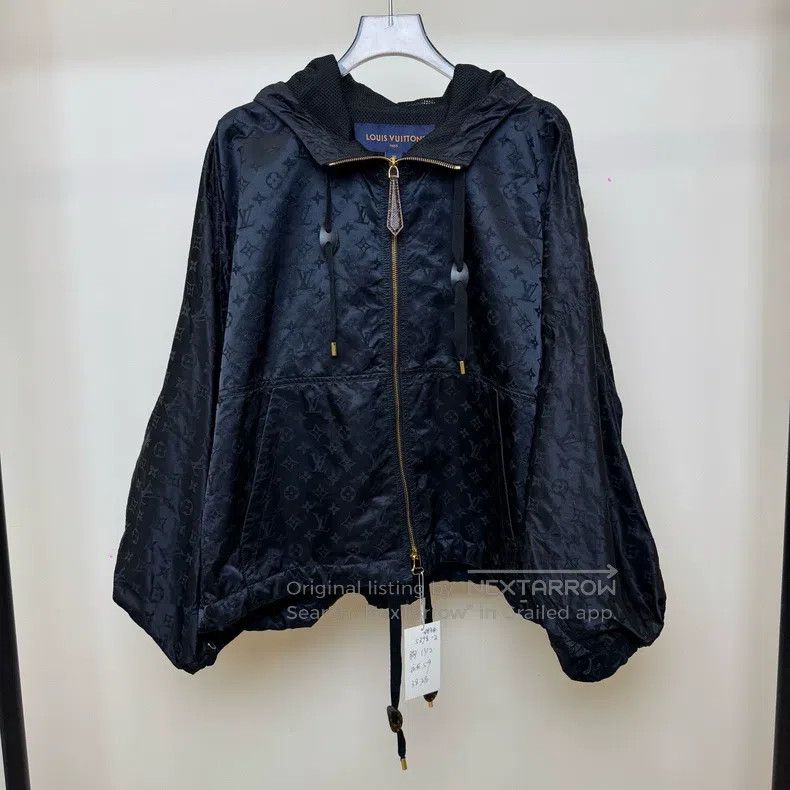 Louis Vuitton Louis Vuitton Black full print assault jacket Size XS / US 0-2 / IT 36-38 - 1 Thumbnail