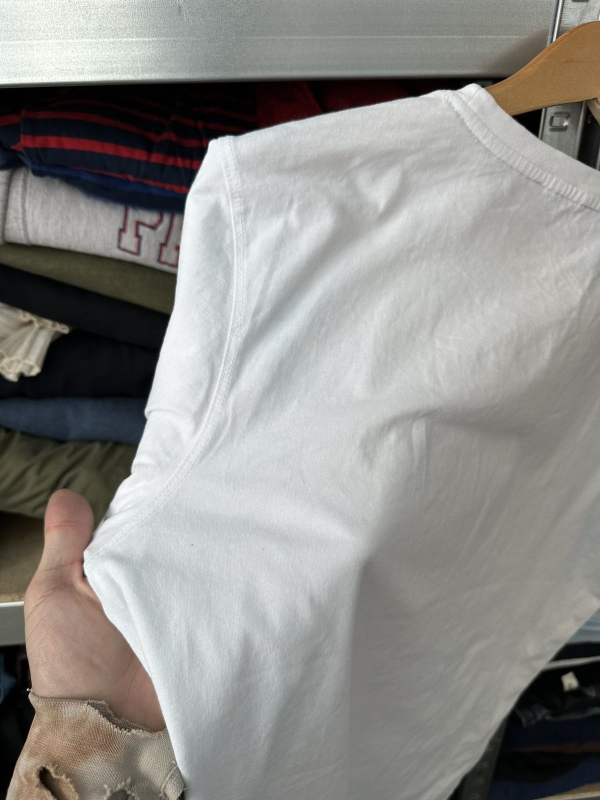Givenchy Givenchy Paris T-Shirt Centre Logo White Luxury Tee Size L Size US L / EU 52-54 / 3 - 14 Thumbnail
