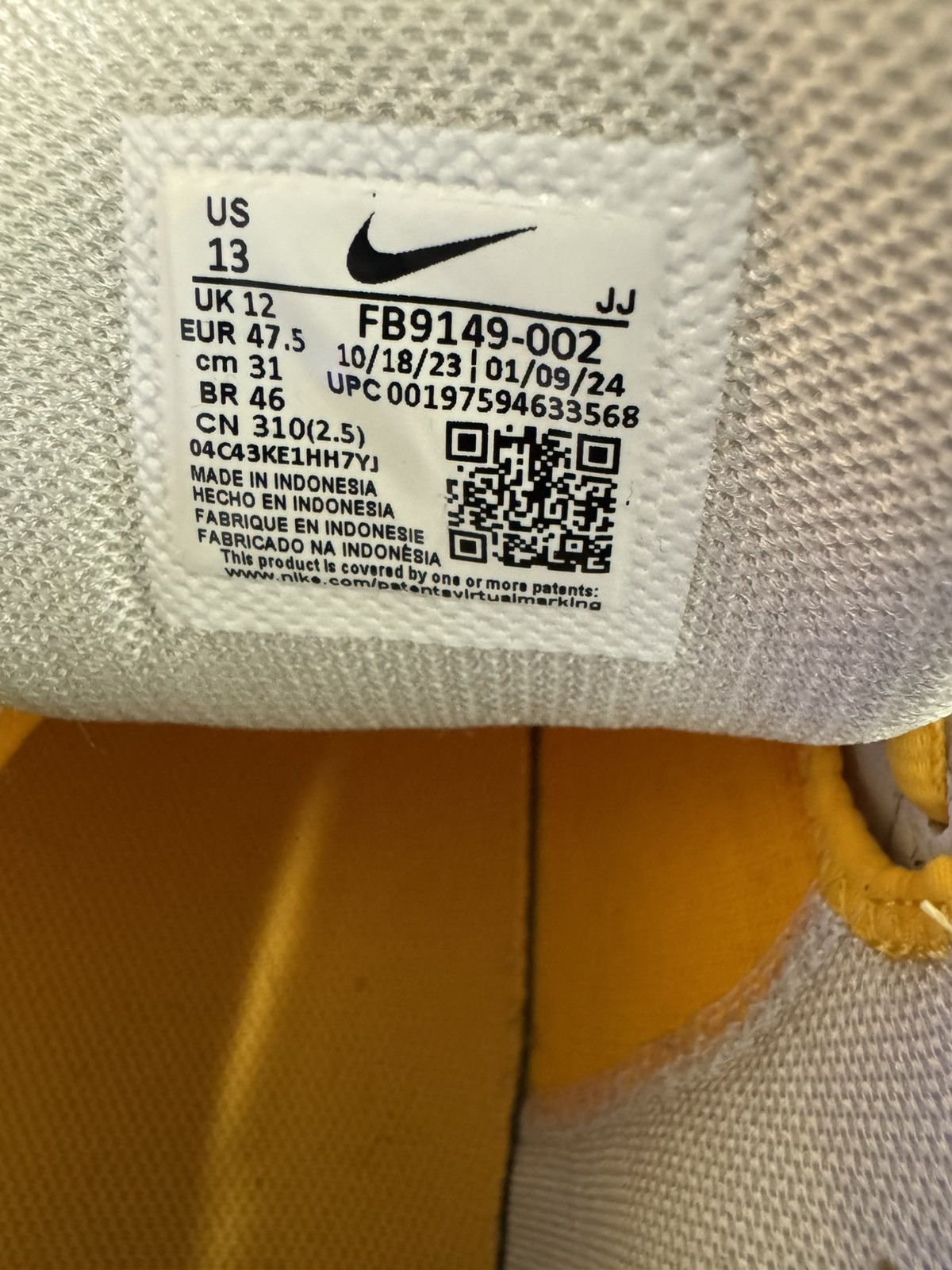 Nike Nike Zoom Vomero 5 Size US 13 / EU 46 - 6 Thumbnail