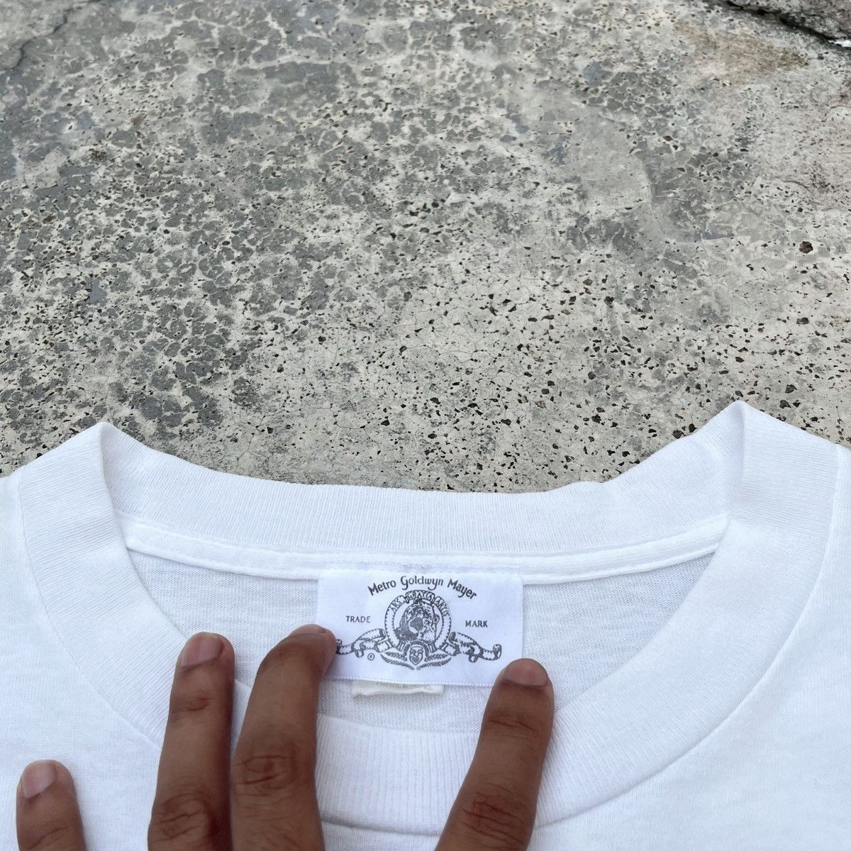 Vintage Vintage 90s Metro Goldwyn Mayer Nice Graphic Design Tee Size US XL / EU 56 / 4 - 7 Thumbnail