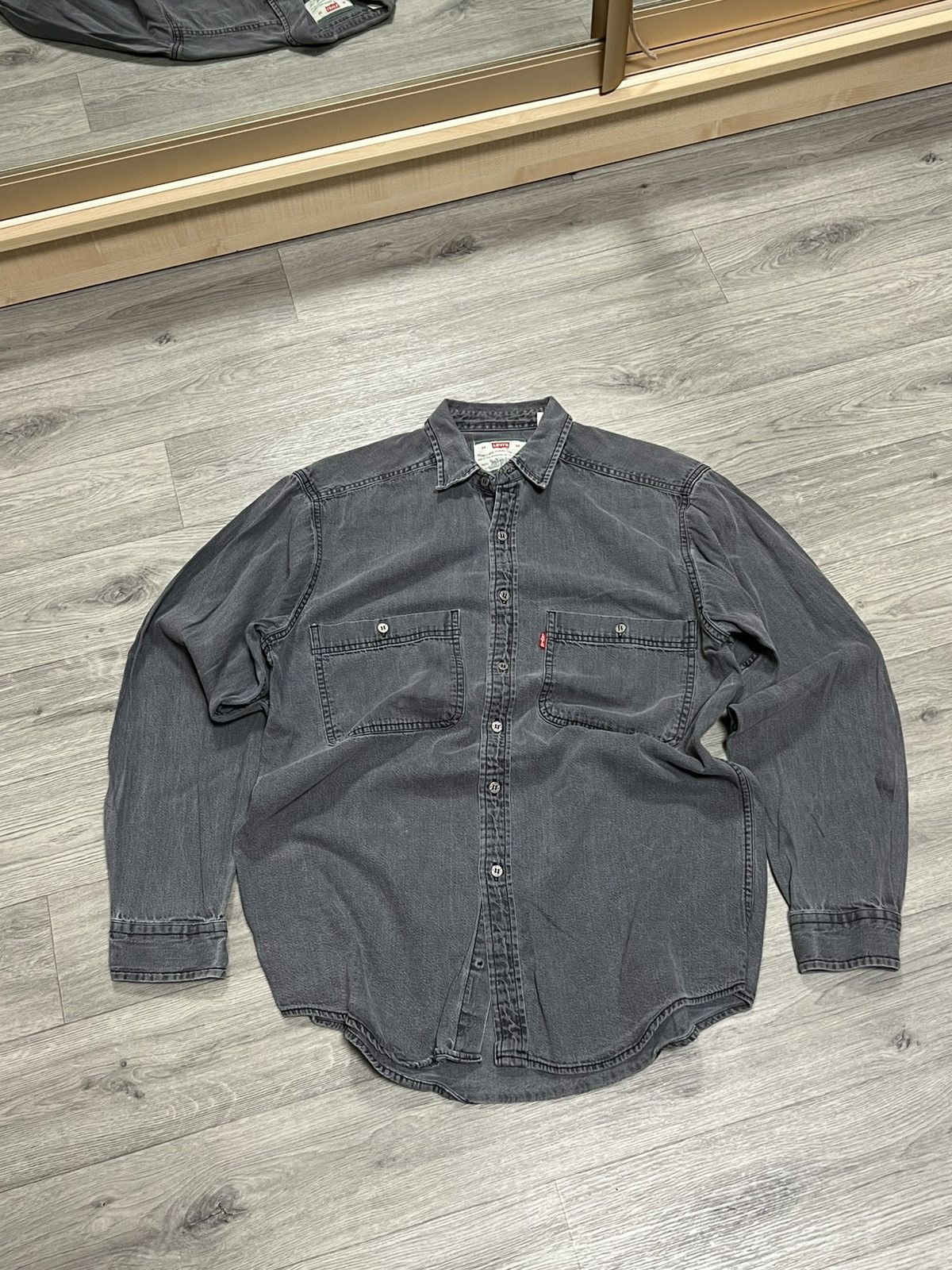 Levi's Levi’s vintage denim men’s shirt size XL Size US M / EU 48-50 / 2 - 1 Thumbnail