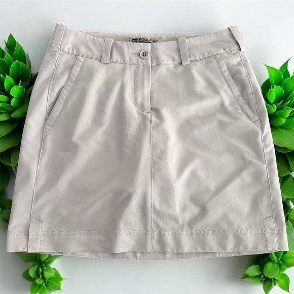 Nike Nike Beige Light Tan Golf Skirt Size 27" / US 4 / IT 40 - 1 Thumbnail