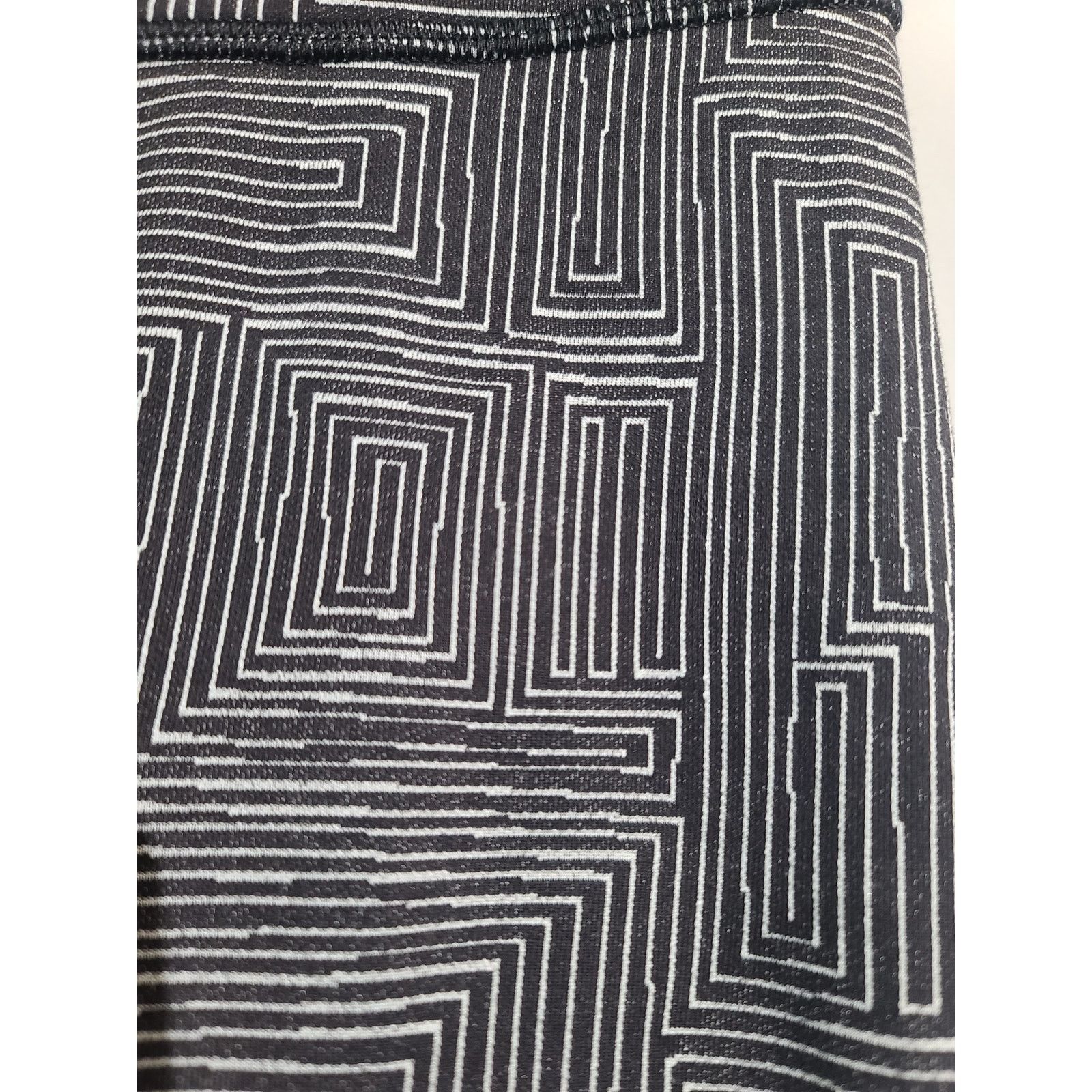 Lululemon Lululemon Wunder Under Crop Leggings Size 26" / US 2 / IT 38 - 3 Thumbnail