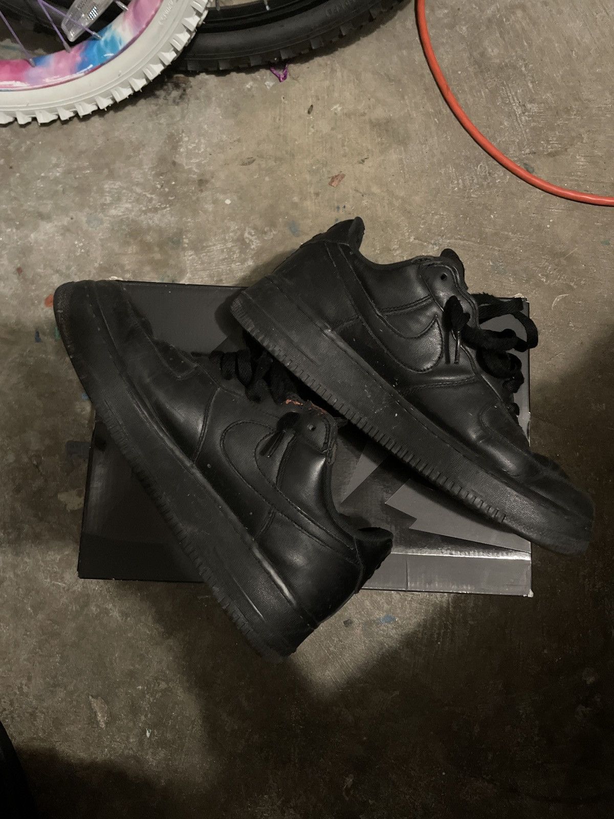 Nike × Supreme Supreme Air Force 1 Size US 9 / EU 42 - 2 Thumbnail