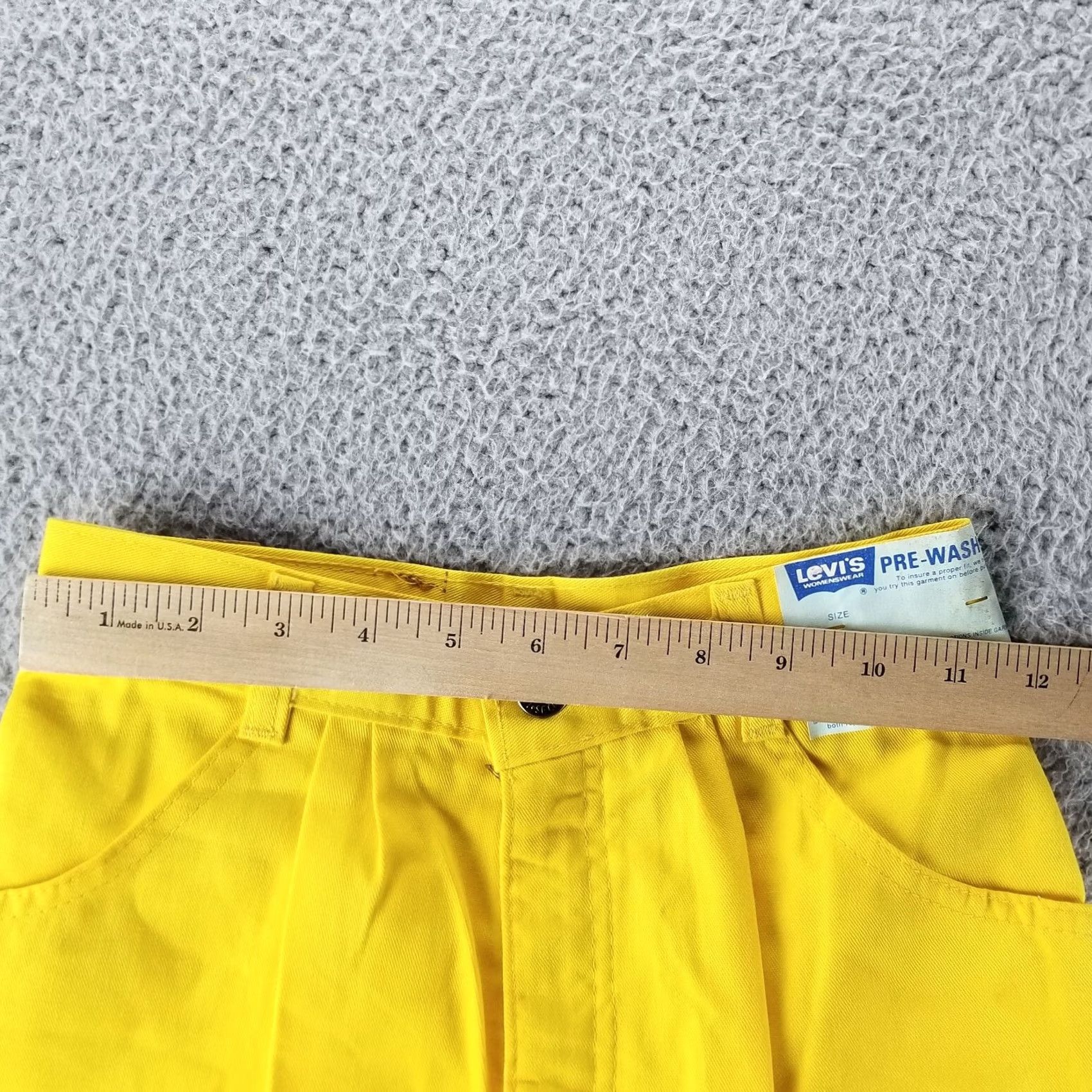 Levi's Levi's Jeans Woman 23x30 SF 378 Yellow Denim High Rise 70s Vintage White Tab NWT Size 40" / US 18 - 2 Thumbnail