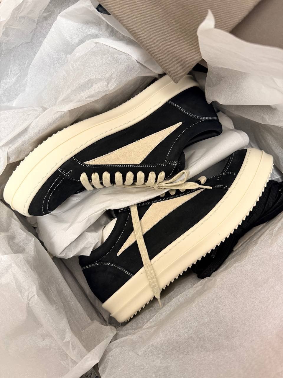 Rick Owens RU02E1897 LWNLVS VINTAGE SNEAKS 911 BLACK/MILKIMILK Size US 12 / EU 45 - 1 Thumbnail