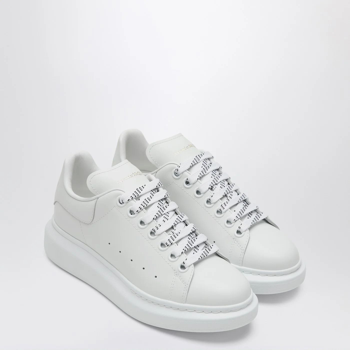 Alexander McQueen o1d2blof0426 Oversize Sneakers in White Size US 10 / IT 40 - 2 Thumbnail
