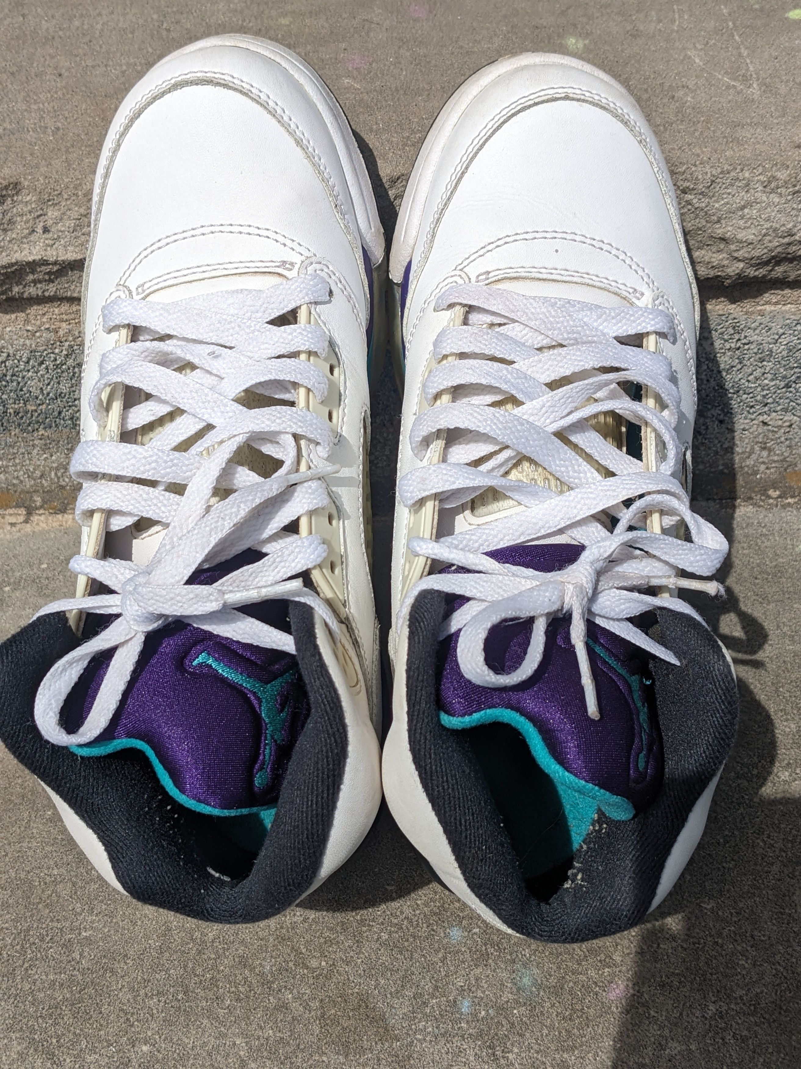 Jordan Brand × Nike Nike Air Jordan 5 Retro White Grape 440888-108 Size 6Y Size US 6 / EU 39 - 3 Thumbnail