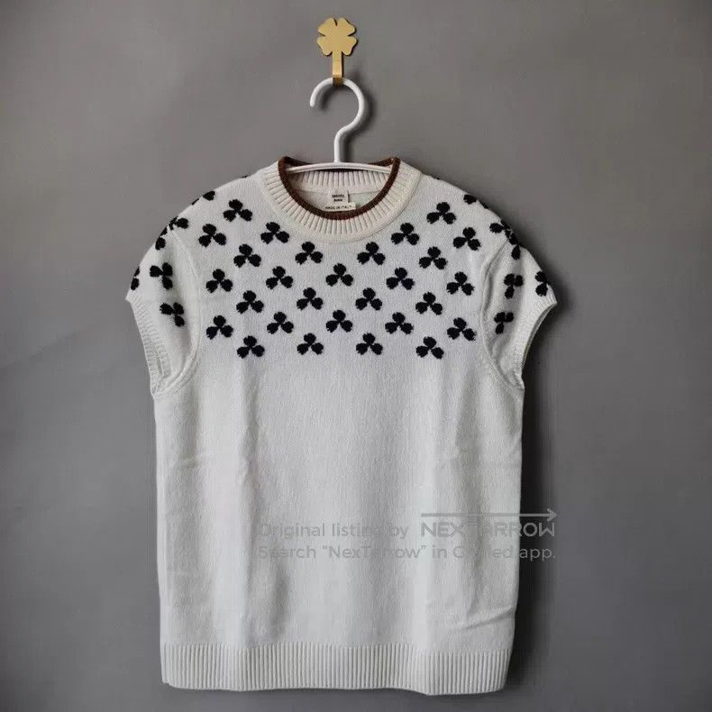 Hermes Hermes Petal jacquard half sleeve cashmere knit vest Size XXS / US 00 / IT 34 - 1 Thumbnail