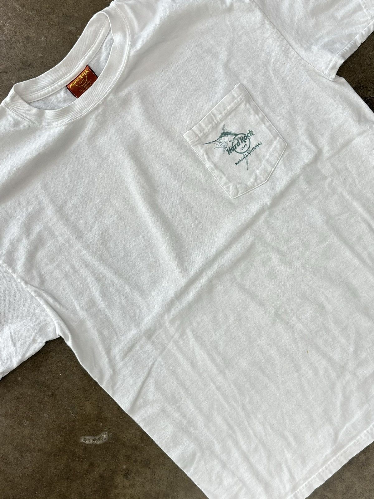 Hard Rock Cafe × Vintage Vintage Hard Rock Cafe Bahamas Pocket Tee Large Size US L / EU 52-54 / 3 - 4 Thumbnail