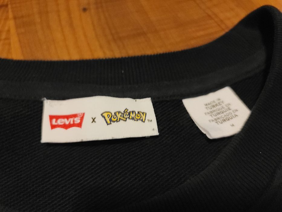 New Levi’s x Pokémon Pikachu Crew Neck Sweatshirt - Size M