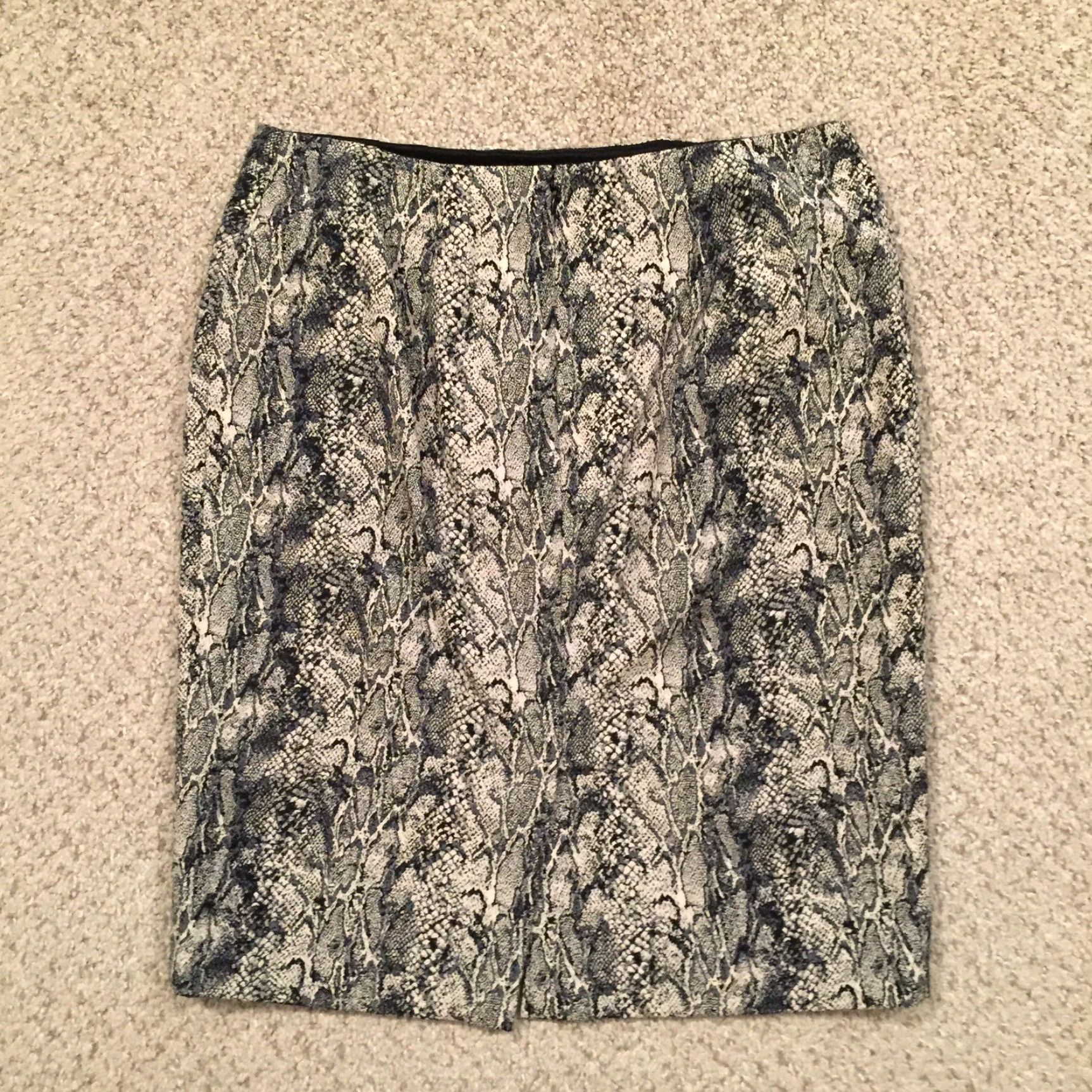 Talbots Talbots Skirt Petites Pencil 6P Beige Gray Animal Print Knee Length Lined Wool? Cotton Blend? Size 28" / US 6 / IT 42 - 6 Thumbnail