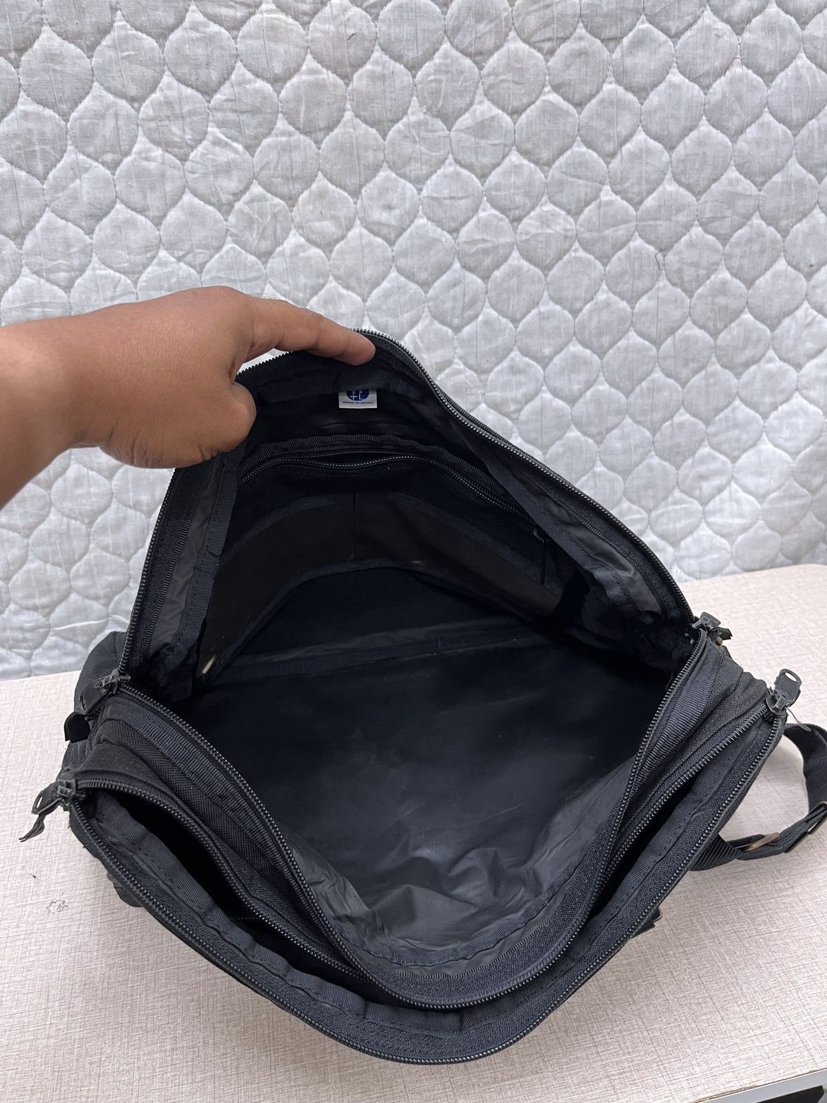 Porter 🔥🔥🔥ARCHIVE VTG PORTER MESSENGER BAG Size ONE SIZE - 17 Thumbnail