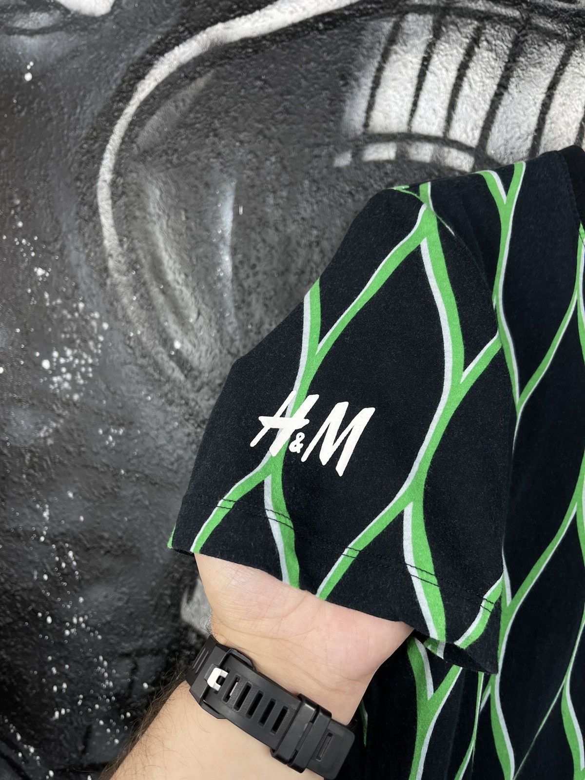 H&M × Kenzo Kenzo x H&M Black/Green Short Sleeve T-Shirt Men’s Size XS Size US XS / EU 42 / 0 - 8 Thumbnail