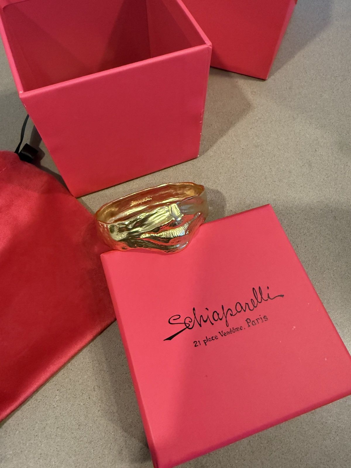 Schiaparelli 3 pièces Schiaparelli Hammered Gold Cuff Bracelet Size ONE SIZE - 15 Thumbnail