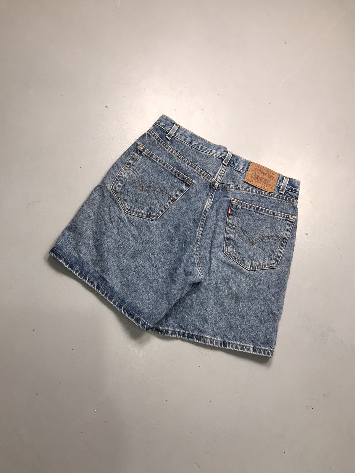 Levi's Vintage Levi’s 550 short Size US 34 / EU 50 - 7 Thumbnail