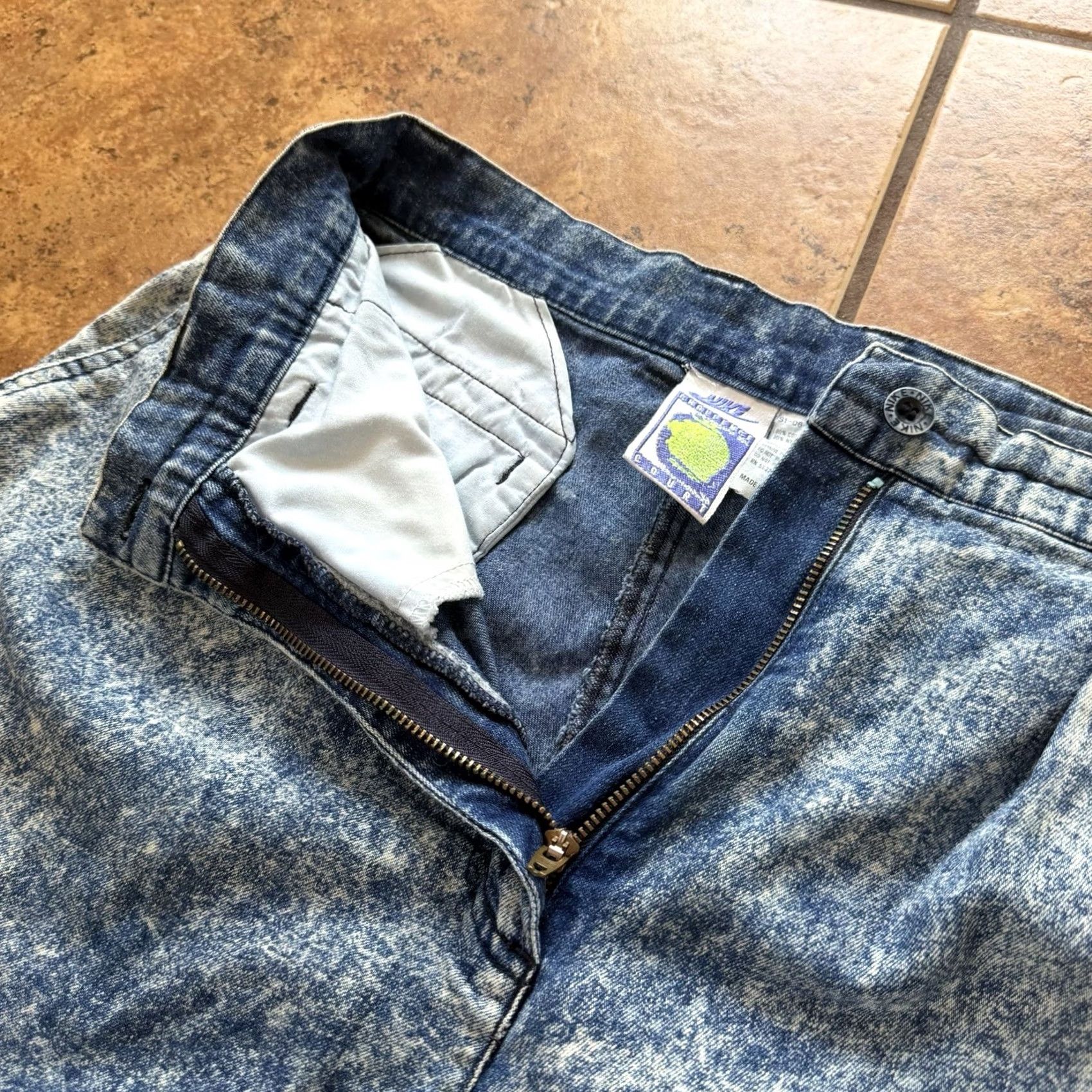 Nike VINTAGE Nike Challenge Court Andre Agassi Shorts - 90s Denim Acid Wash Black 28 Adult Regular Inseam 5" Mens Size US 28 / EU 44 - 6 Thumbnail
