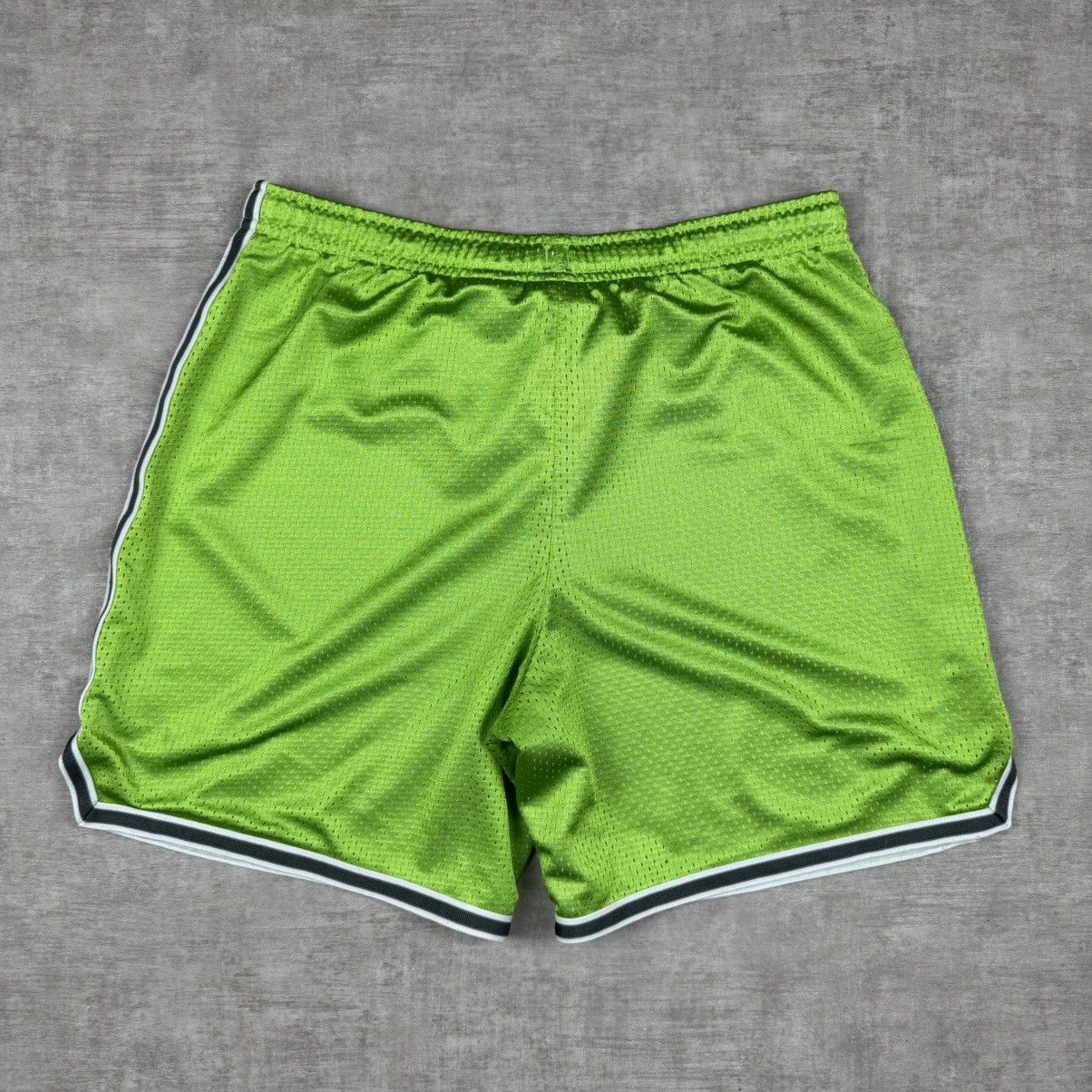 Nike Vintage Nike Shorts Size US 31 - 7 Thumbnail