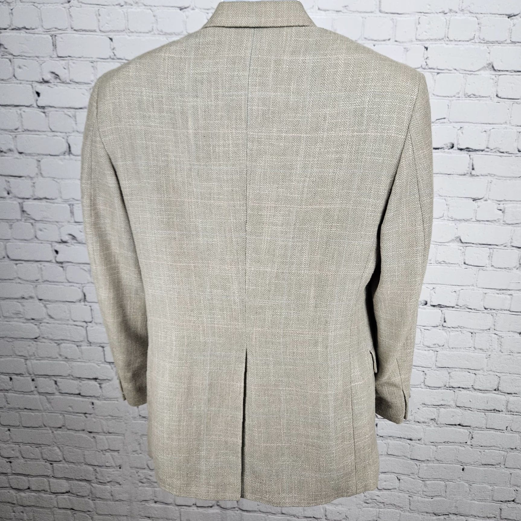 Haggar VTG Haggar Sport Coat Beige Check 2 Button Vented Notch Blazer USA 38 Men Suit Coat 40 Chest 38 Regular Size 38R - 2 Thumbnail