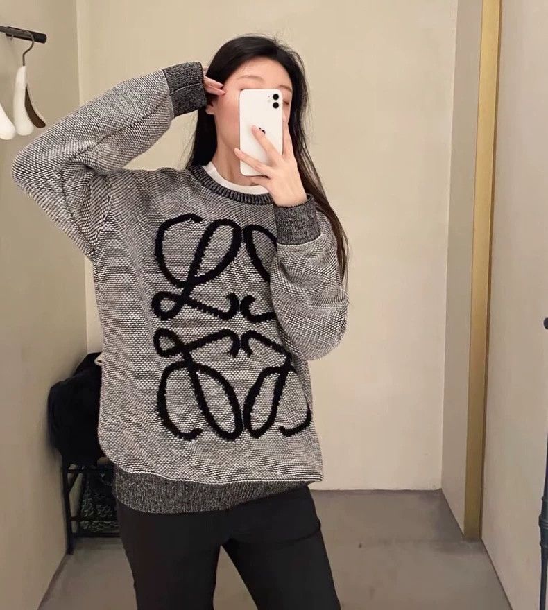 Loewe Loewe Dark grey logo embroidered alpaca wool round neck lo Size M / US 6-8 / IT 42-44 - 9 Thumbnail
