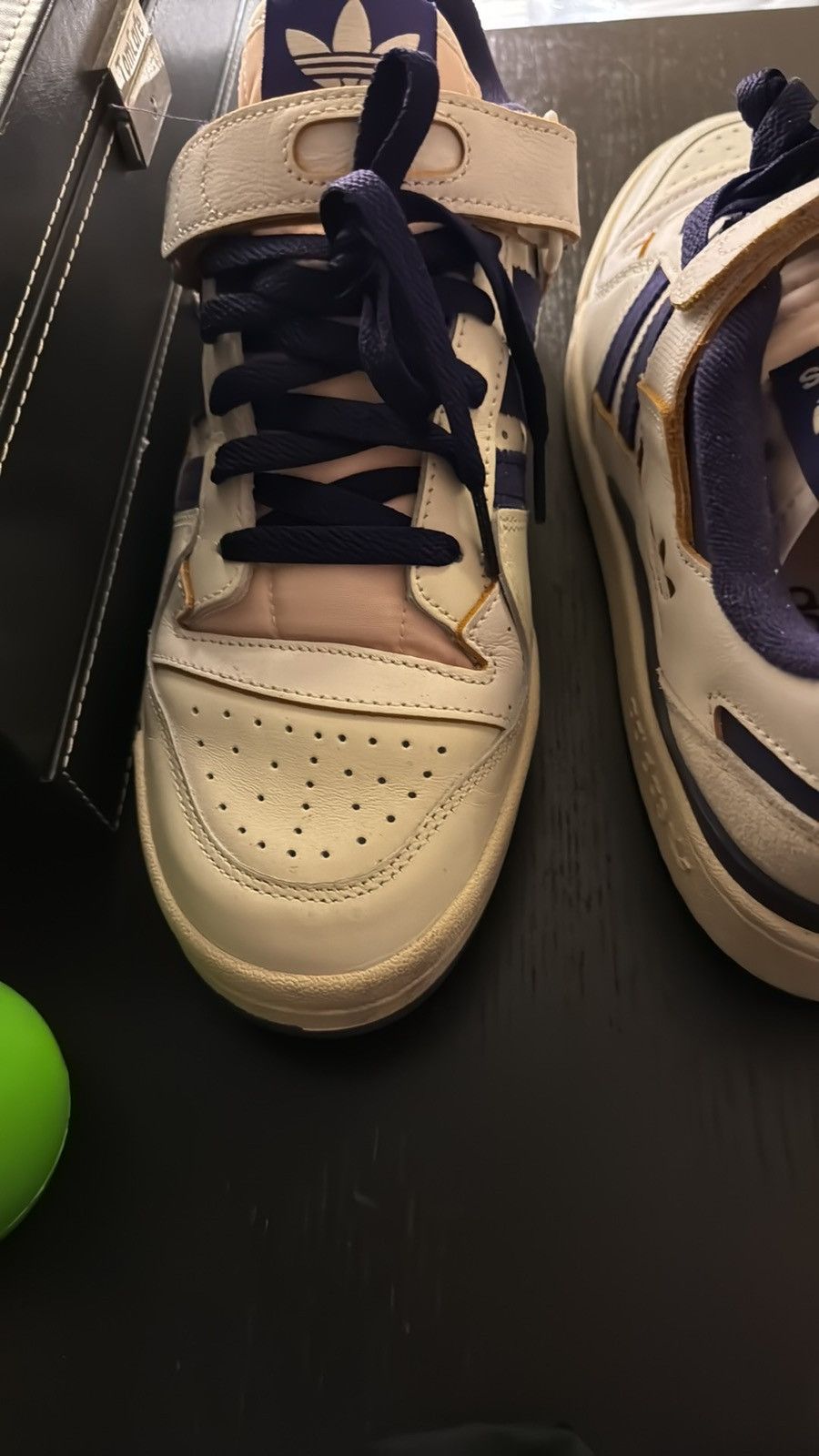 Adidas Adidas Forum 84 Low Off white Collegiate purple GW2009 Size US 9 / EU 42 - 5 Thumbnail