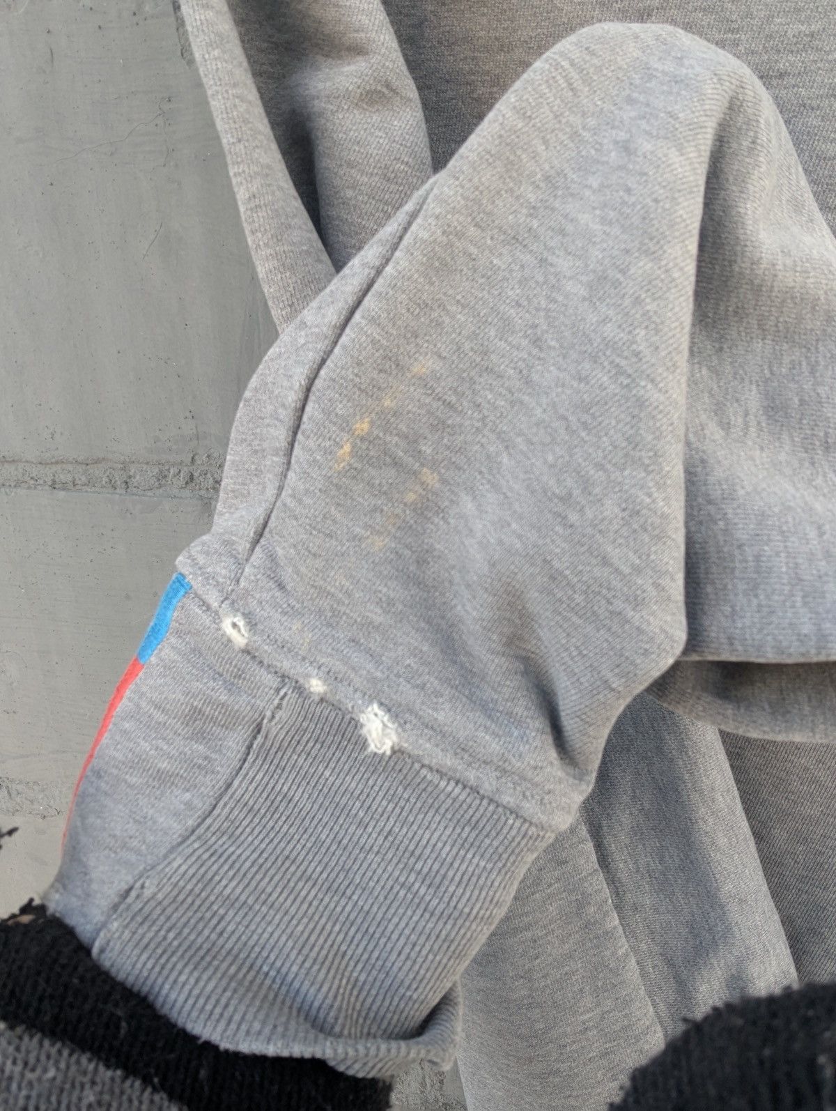 Paul Smith Paul Smith Sweatshirt Embroidered Details Size L Worn Size US L / EU 52-54 / 3 - 6 Thumbnail