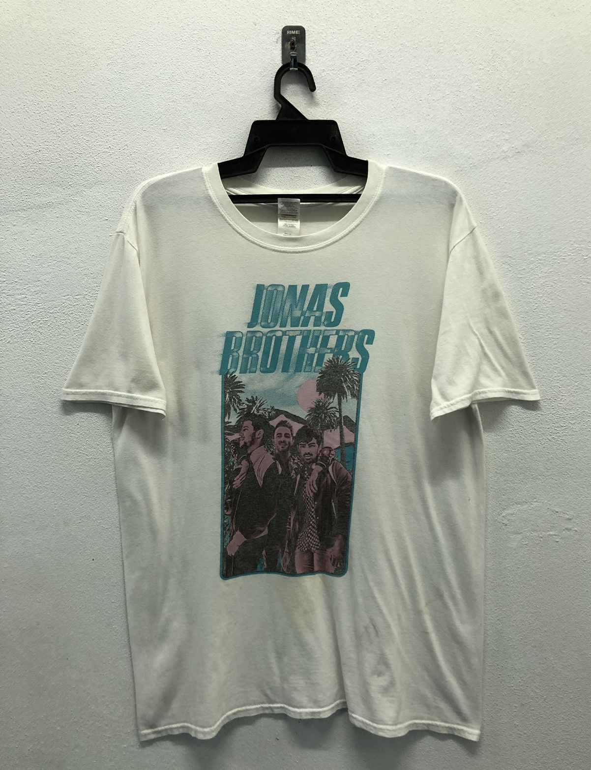 Band Tees Vintage Pop Band Jonas Brothers T-Shirt Size US L / EU 52-54 / 3 - 1 Thumbnail