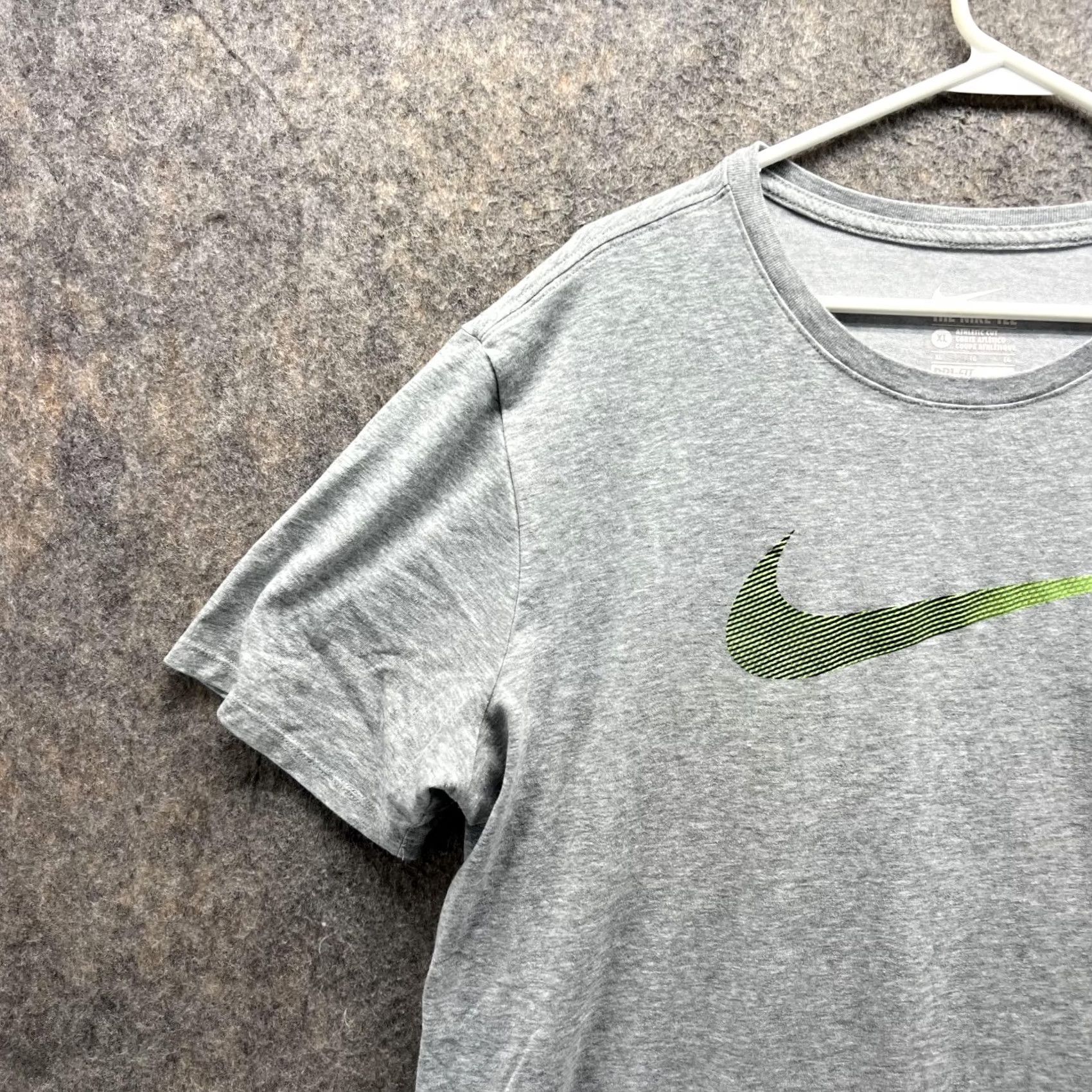 Nike Nike Shirt Men XL Heather Gray Dri-Fit Logo Short Sleeve Crew Neck Sportswear Size US XL / EU 56 / 4 - 3 Thumbnail