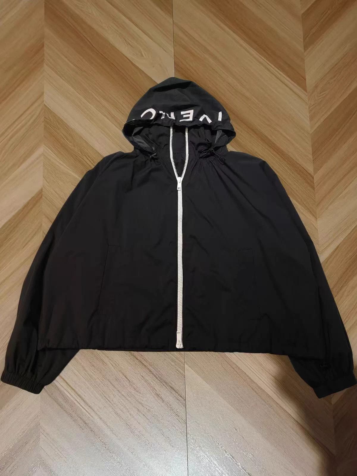 Givenchy Givenchy like new 175/80kg jacket Size XS / US 0-2 / IT 36-38 - 1 Thumbnail