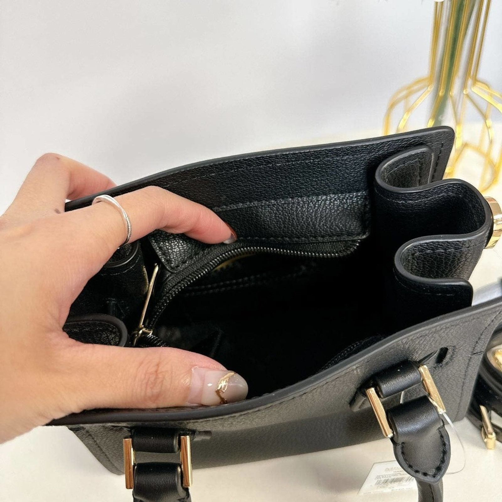 Michael Kors Michael Kors 35H3GHMC0L Hamilton XS Xbody Leather BLACK Size ONE SIZE - 5 Thumbnail