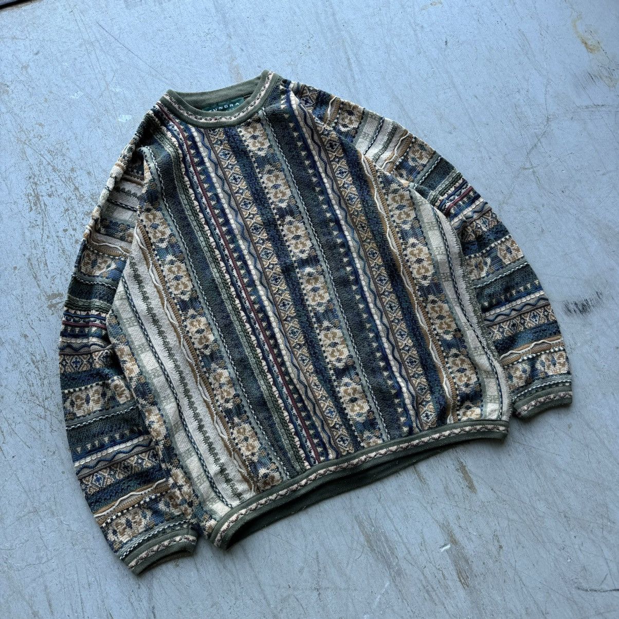 Coogi × Tundra × Vintage Vintage 90s Coogi Style Tundra Green Beige Sweater Sz XL Size US L / EU 52-54 / 3 - 2 Thumbnail
