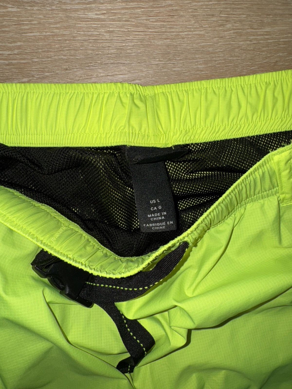 H&M Neon convertible cargo pants Size US 34 / EU 50 - 2 Thumbnail