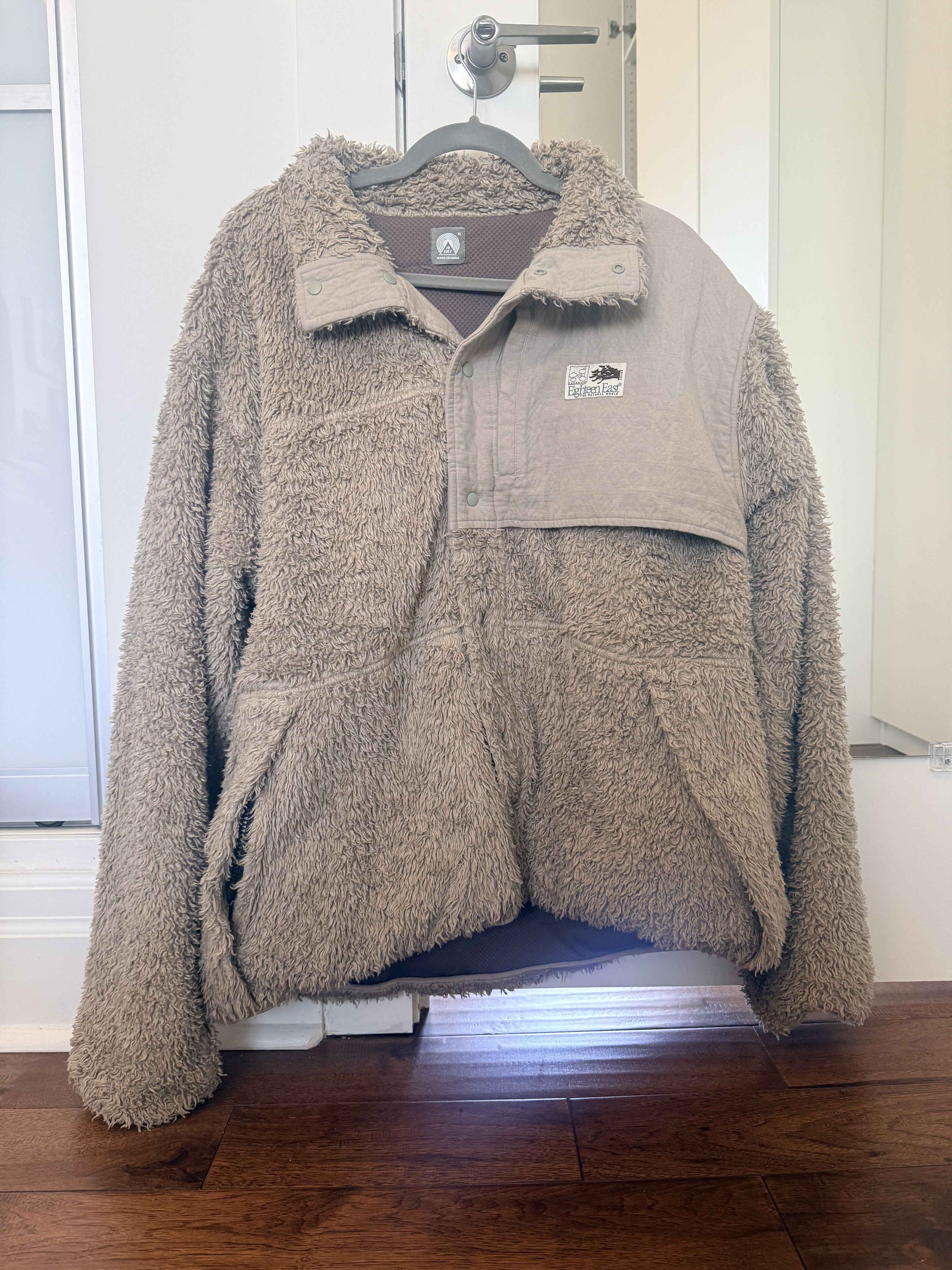 18 East LOOP RD SNAP FRONT JACKET - FADED ALMOND DEEP PILE FLEECE Size US XL / EU 56 / 4 - 1 Thumbnail
