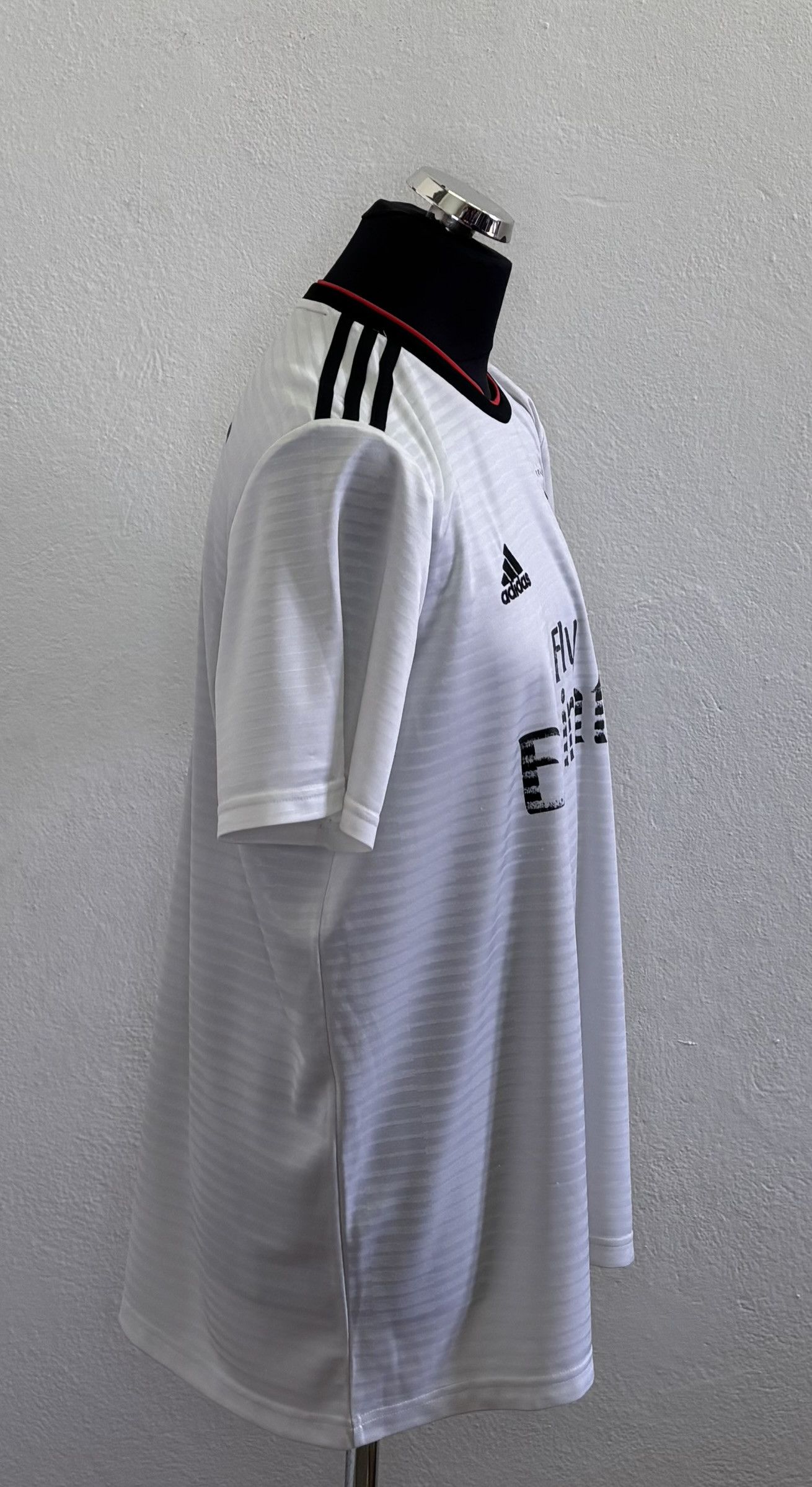 Adidas SL Benfica 2018/2019 Adidas Football Jersey Size XL Size US XL / EU 56 / 4 - 4 Thumbnail