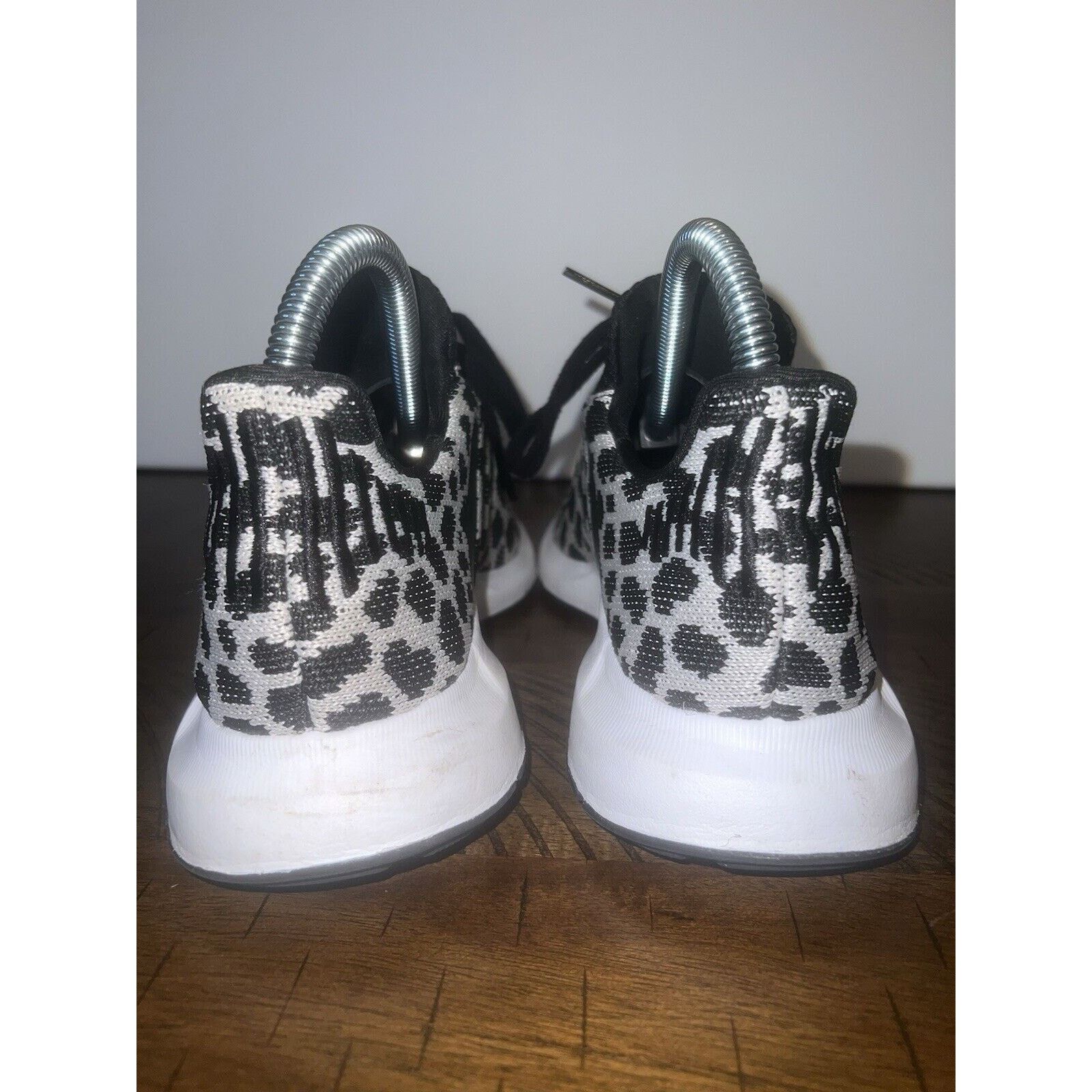 Adidas Adidas Swift Run Shoes Womens 6 Cheetah Print Sneakers Size US 6 / IT 36 - 5 Thumbnail