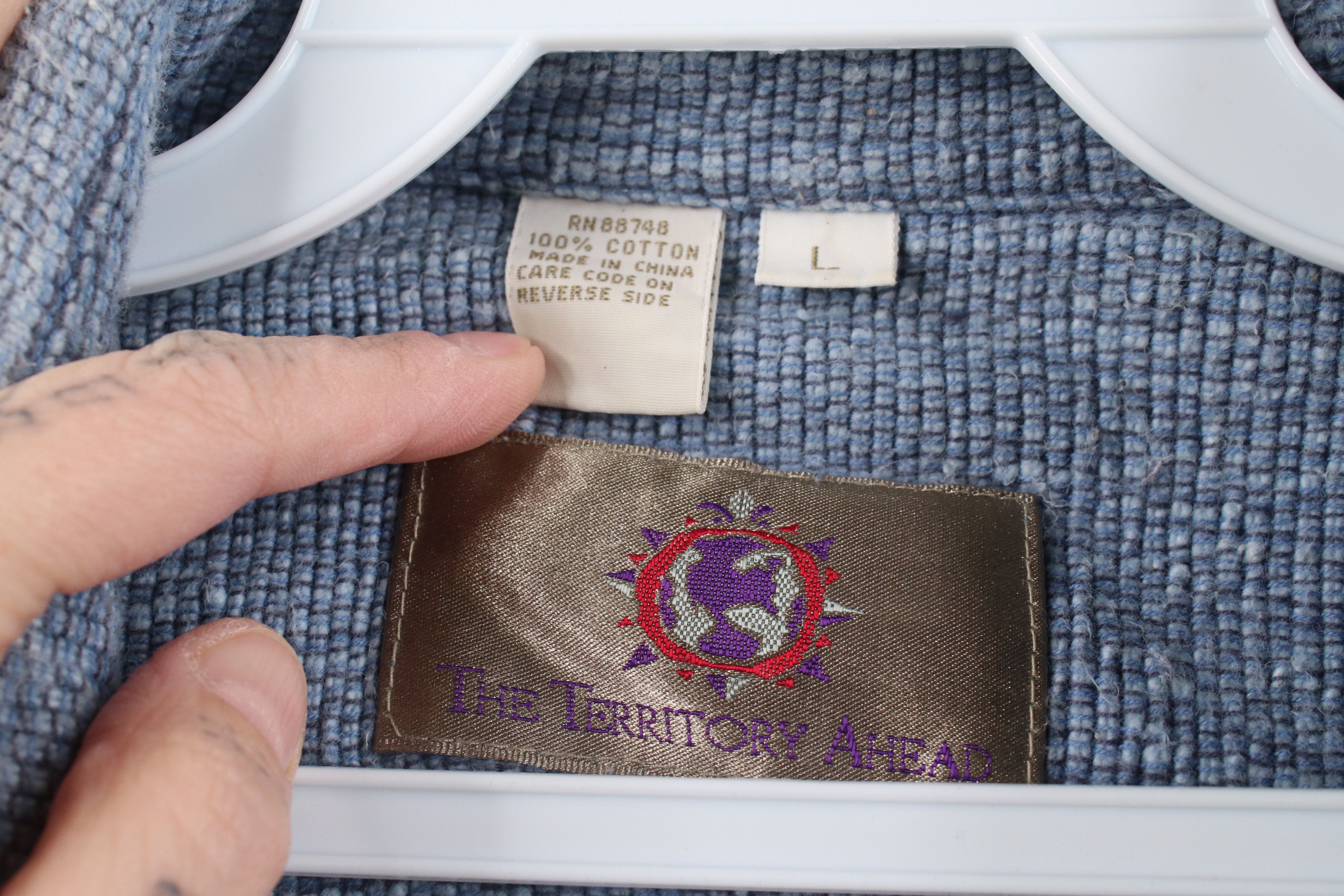 Vintage Vintage 90s The Territory Ahead Oxford Weave Button Shirt Size US L / EU 52-54 / 3 - 4 Thumbnail