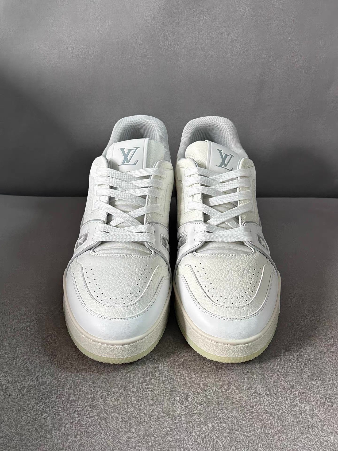 Louis Vuitton Louis Vuitton Trainer White Cement Ｑ20 Size US 9 / EU 42 - 2 Thumbnail