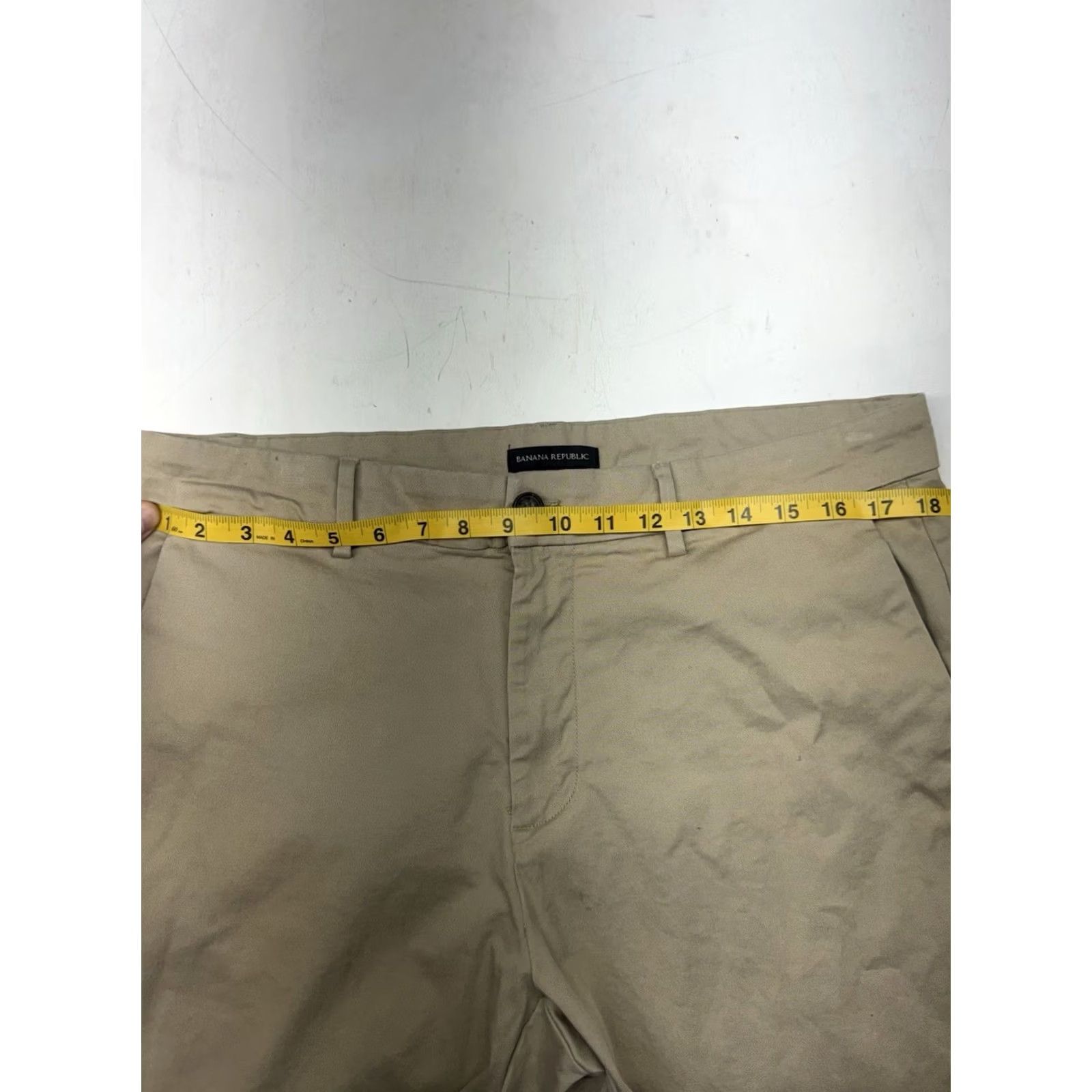 Banana Republic Banana Republic Chino Pants Athletic Fit 36x30 Mens Beige Solid Tapered Front Pockets Work Casual Bureau City College Preppy Vintage No Size US 36 / EU 52 - 3 Thumbnail