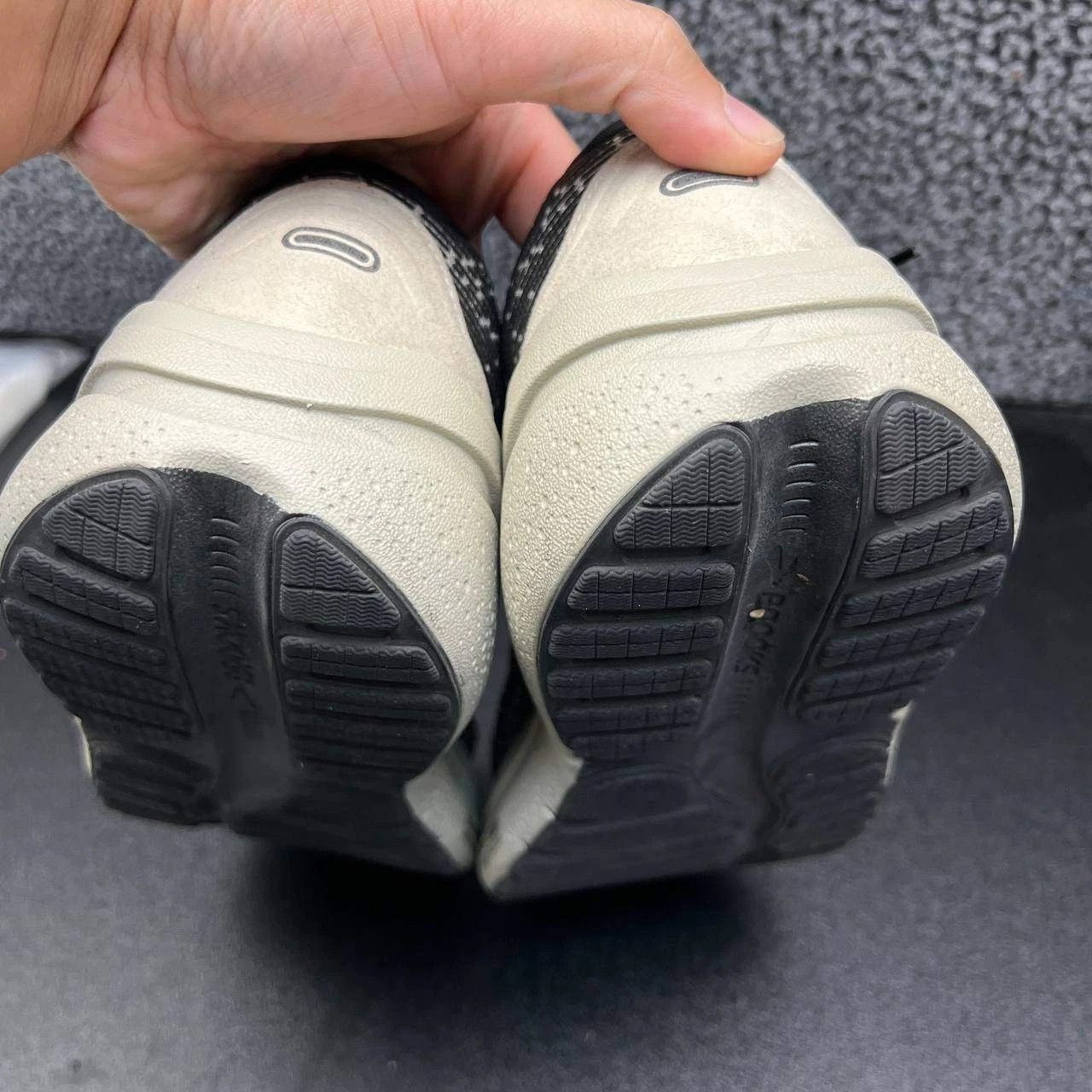 Brooks Brooks Ghost 2 Sneakers 11.5 Pelican Running 1104311D-092 Size US 11.5 / EU 44-45 - 8 Thumbnail