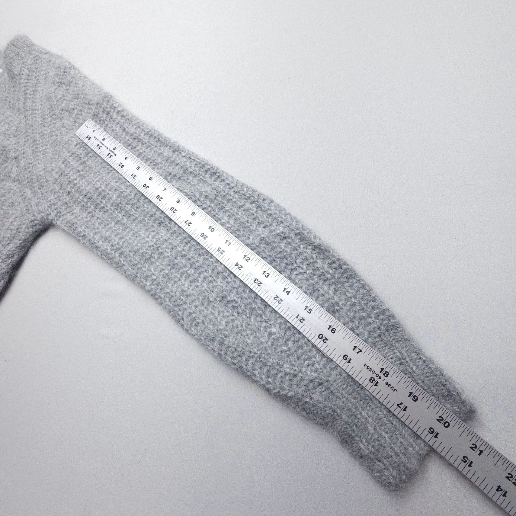 Abercrombie & Fitch Abercrombie & Fitch Alpaca Blend Chunky-Knit Sweater Womens Small Gray Logo Pullover Casual Shirt/ Sweater Size S / US 4 / IT 40 - 7 Thumbnail