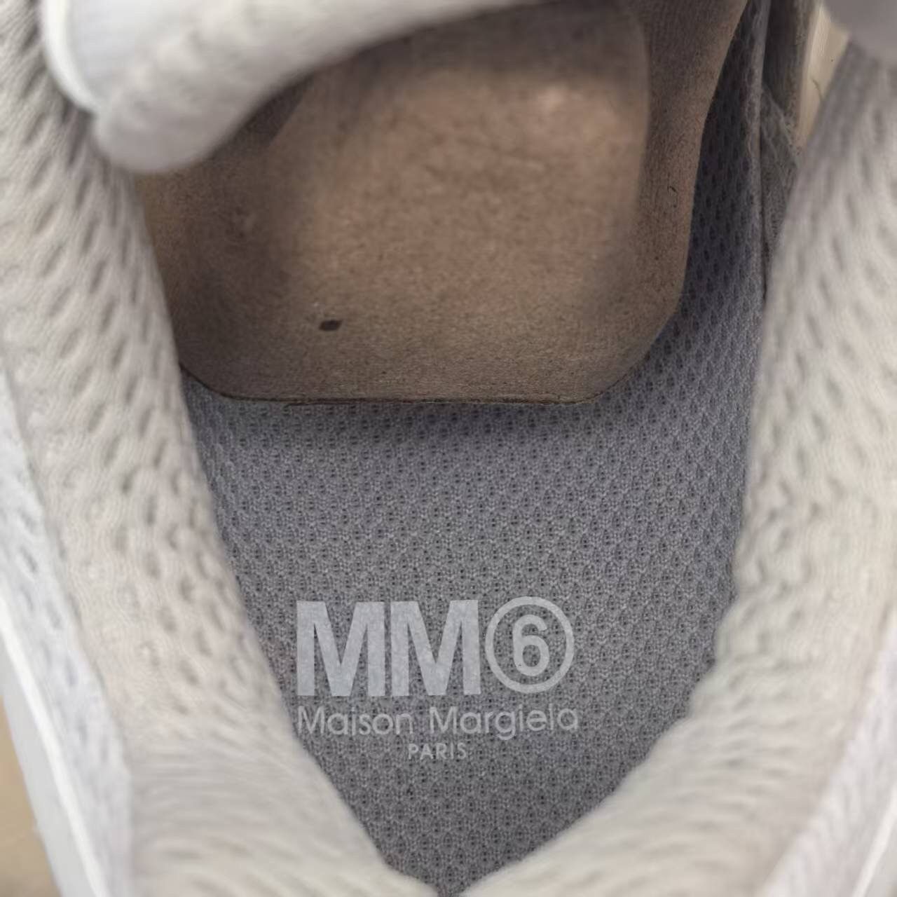 Maison Margiela × Salomon Brand New Salomon X MM6 ACS PRO White Sneaker Size US 9 / EU 42 - 10 Thumbnail