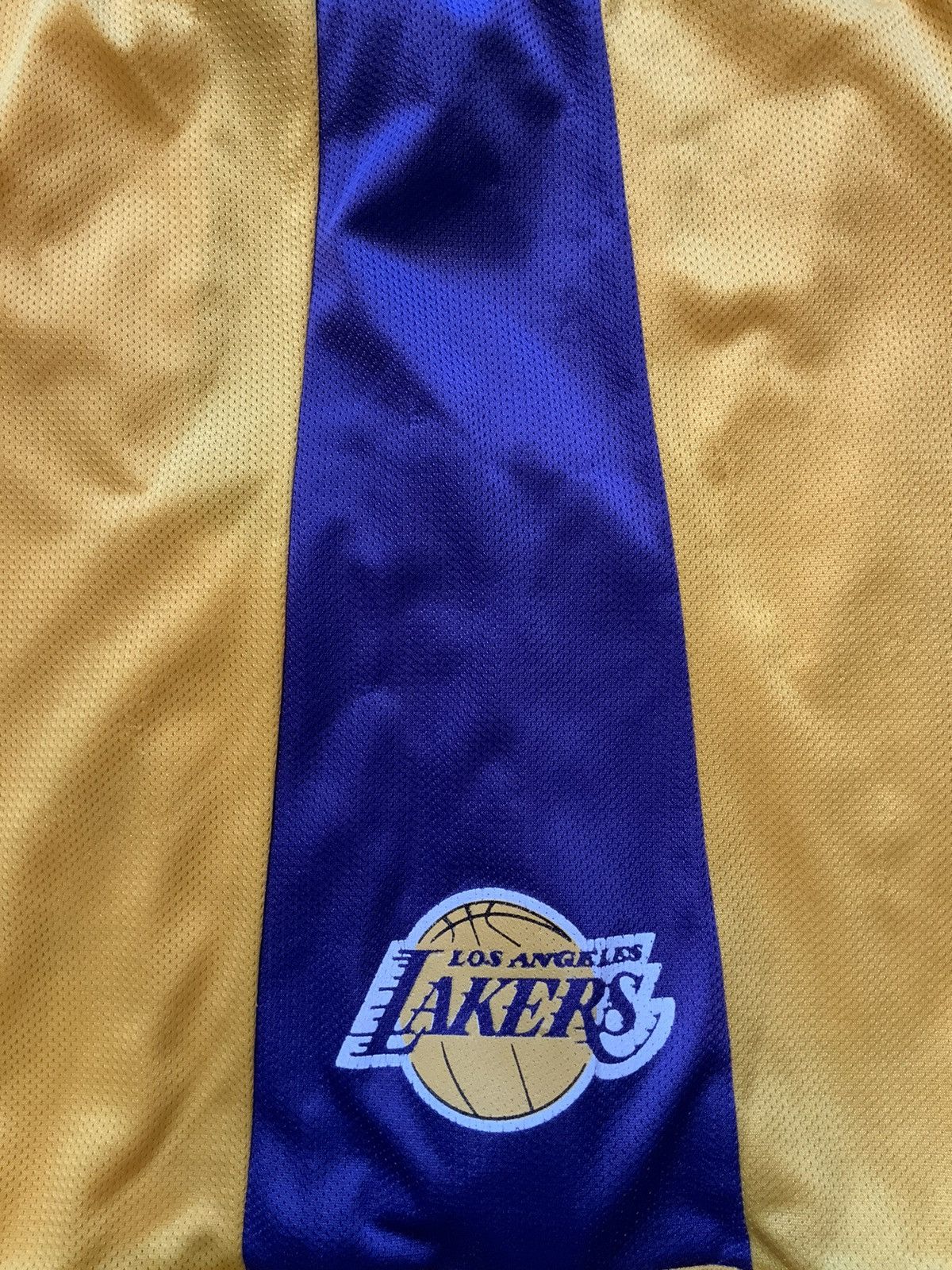 Champion × NBA × Vintage Vintage 90s Champion Los Angeles Lakers Basketball Shorts Size US 32 / EU 48 - 7 Thumbnail