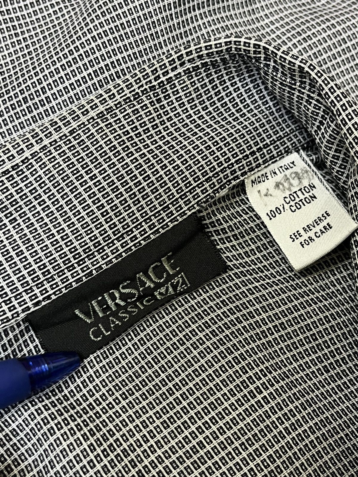 Versace GRAIL🔥VINTAGE VERSACE CLASSIC V2 L/SLEEVE BUTTON UPS SHIRT Size US L / EU 52-54 / 3 - 11 Thumbnail